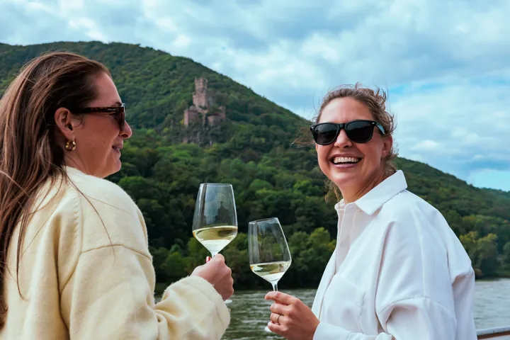 Large Castle Views With Wine