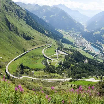 enjoy-a-drive-past-stunning-alpine-landscape-switzerland.jpg