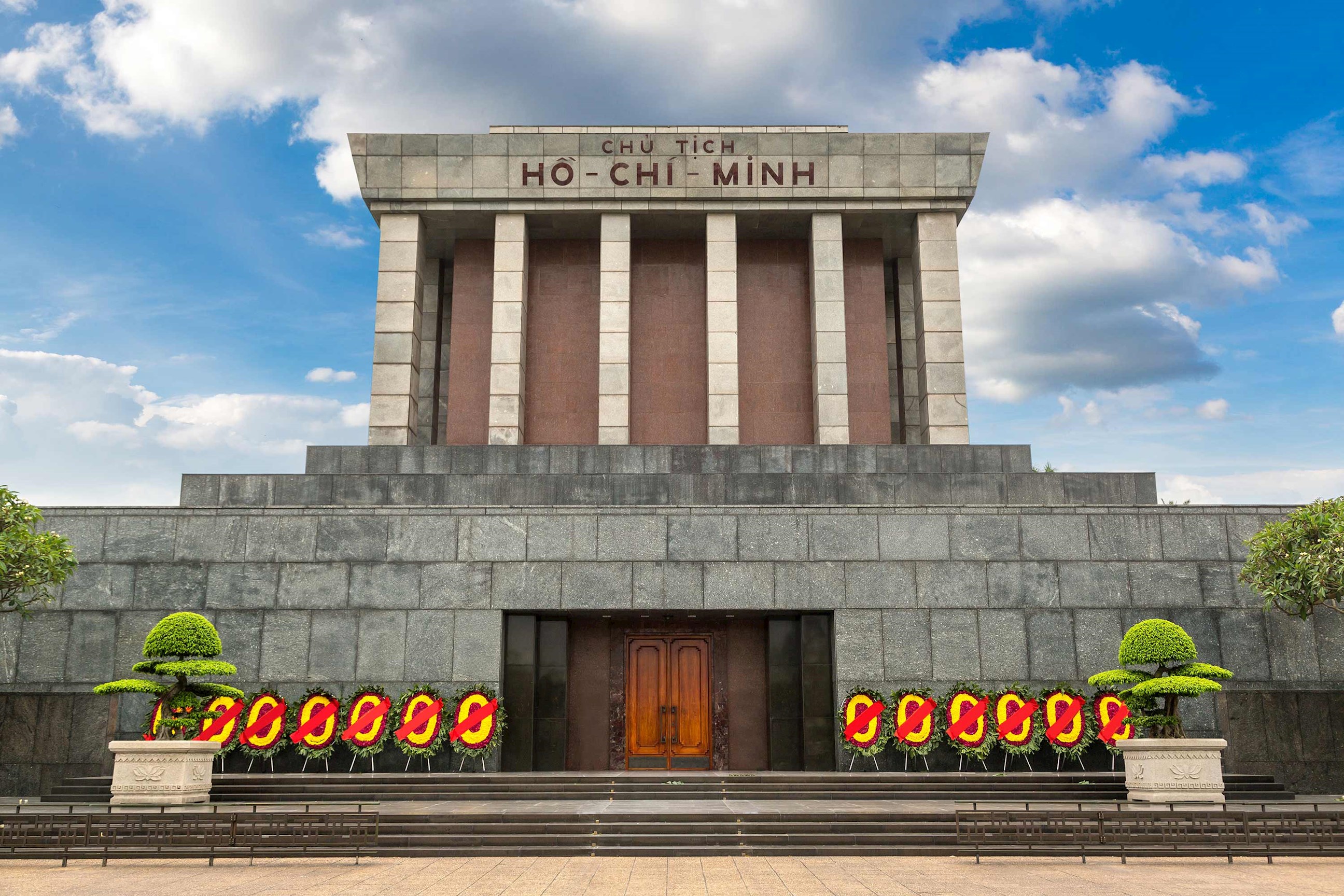 mausoleum-hanoi-vietnam.jpg