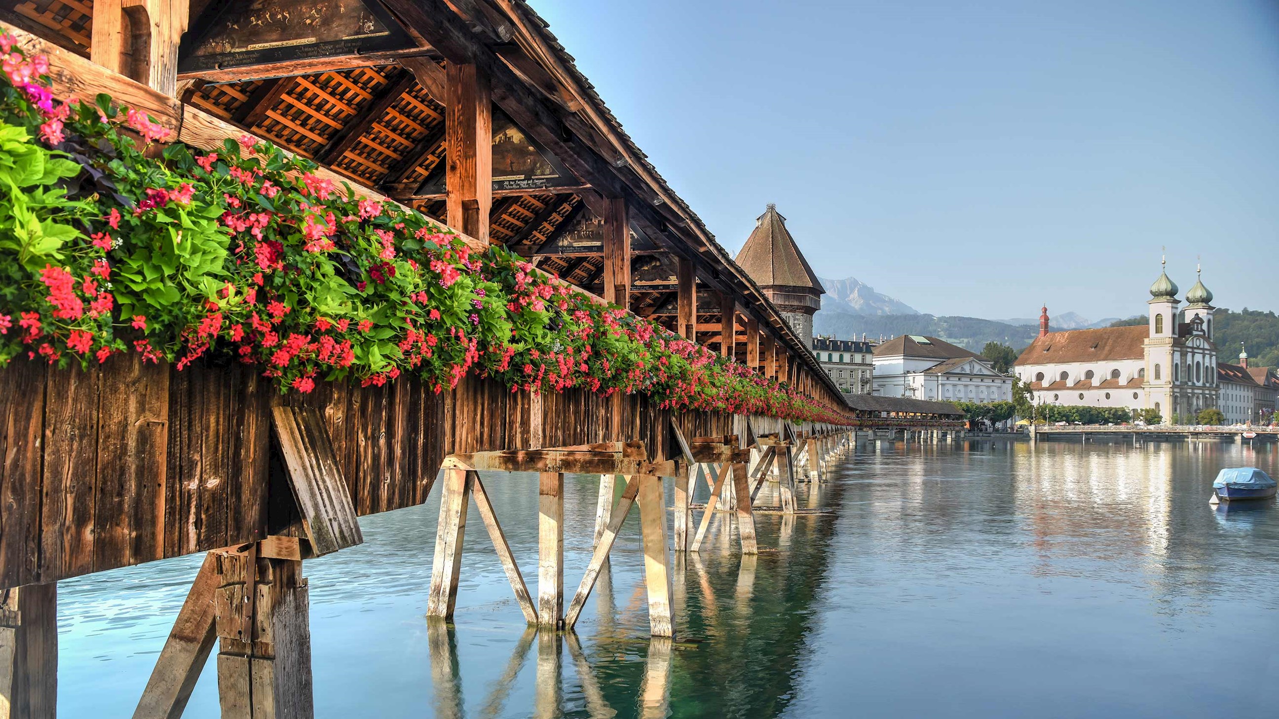 chapel-bridge-lucerne-switzerland.jpg
