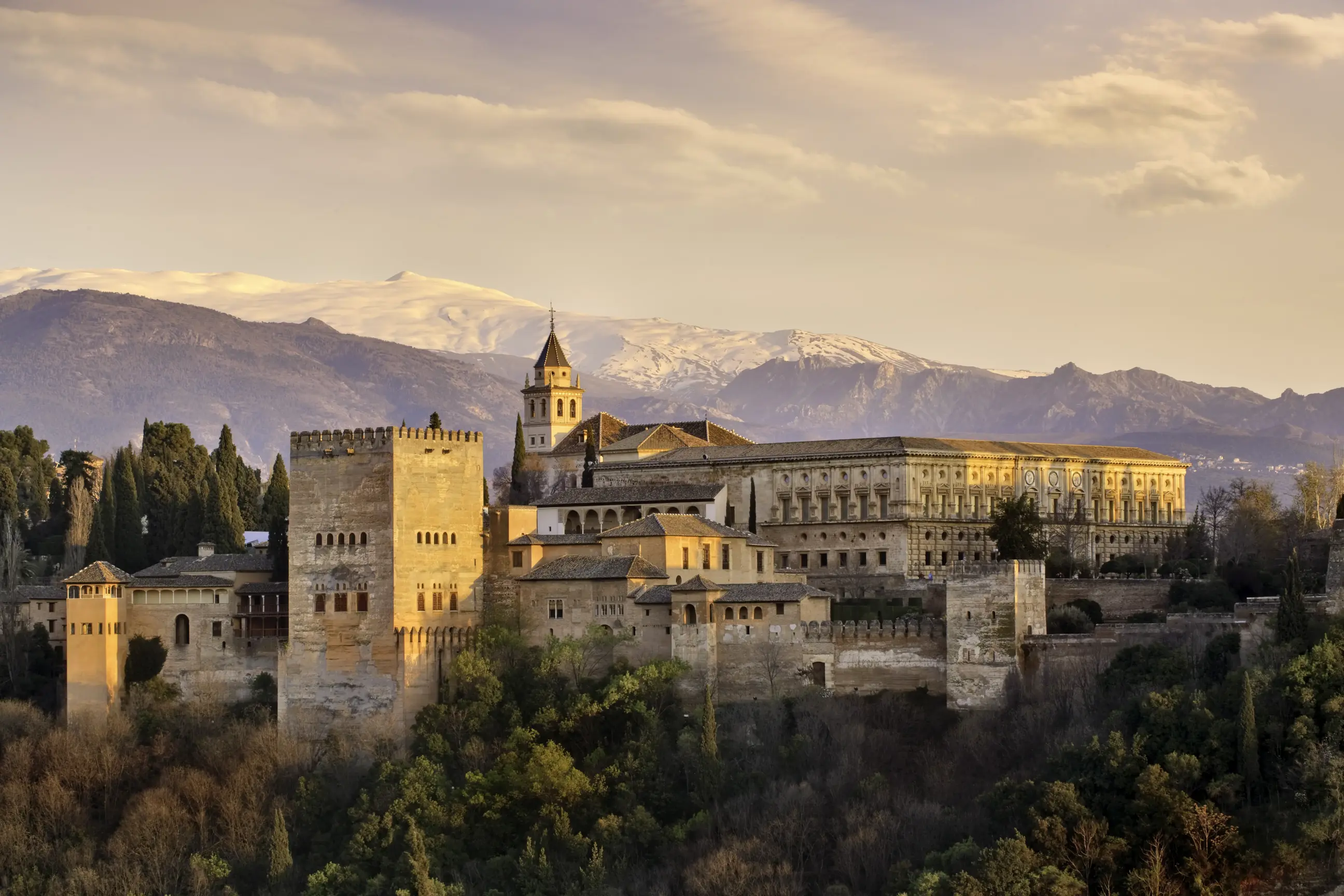 day-hero-alhambra-palace-granada-spain.webp