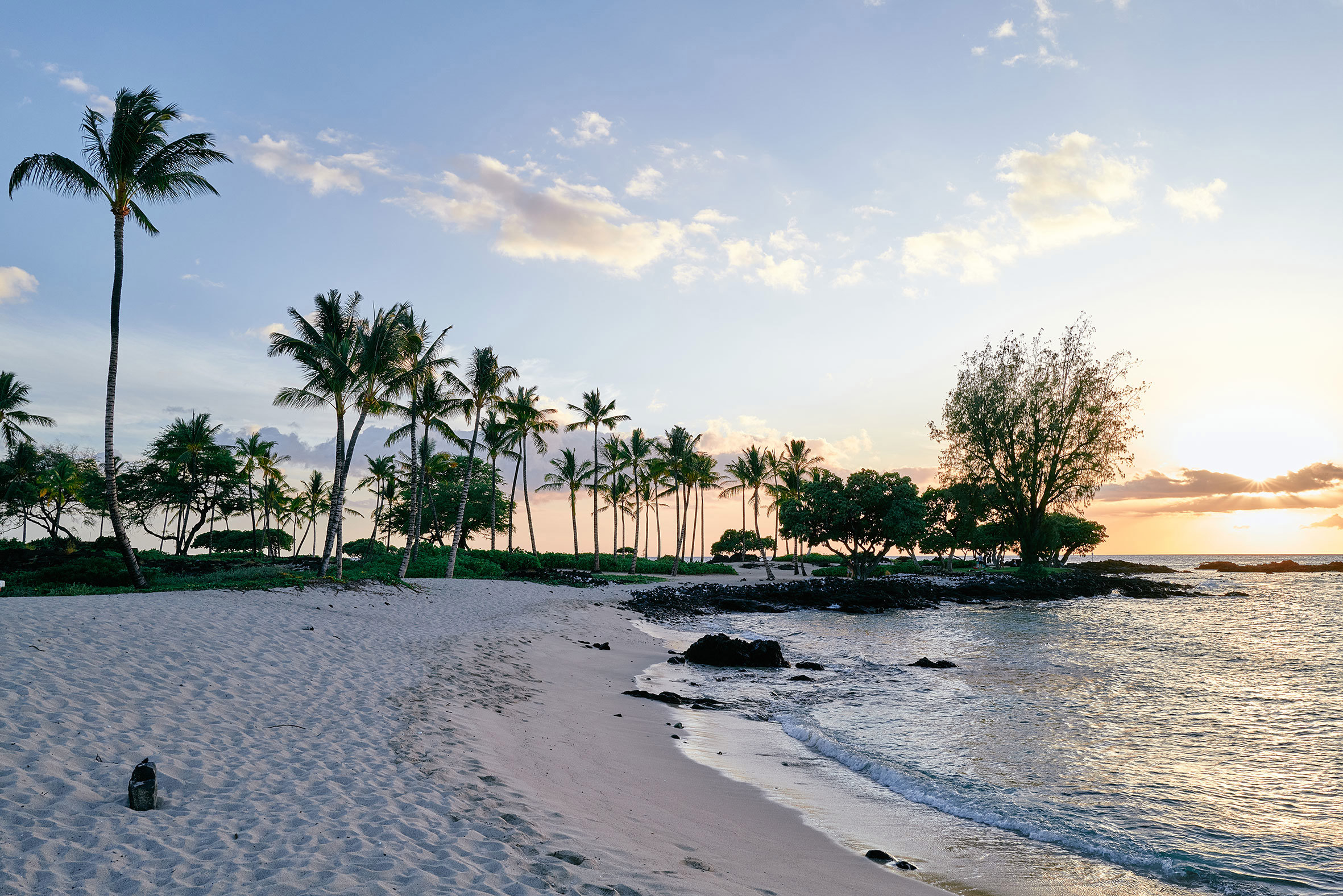 beach-front-muai-hawaii-gettyimages-1760084317.jpg