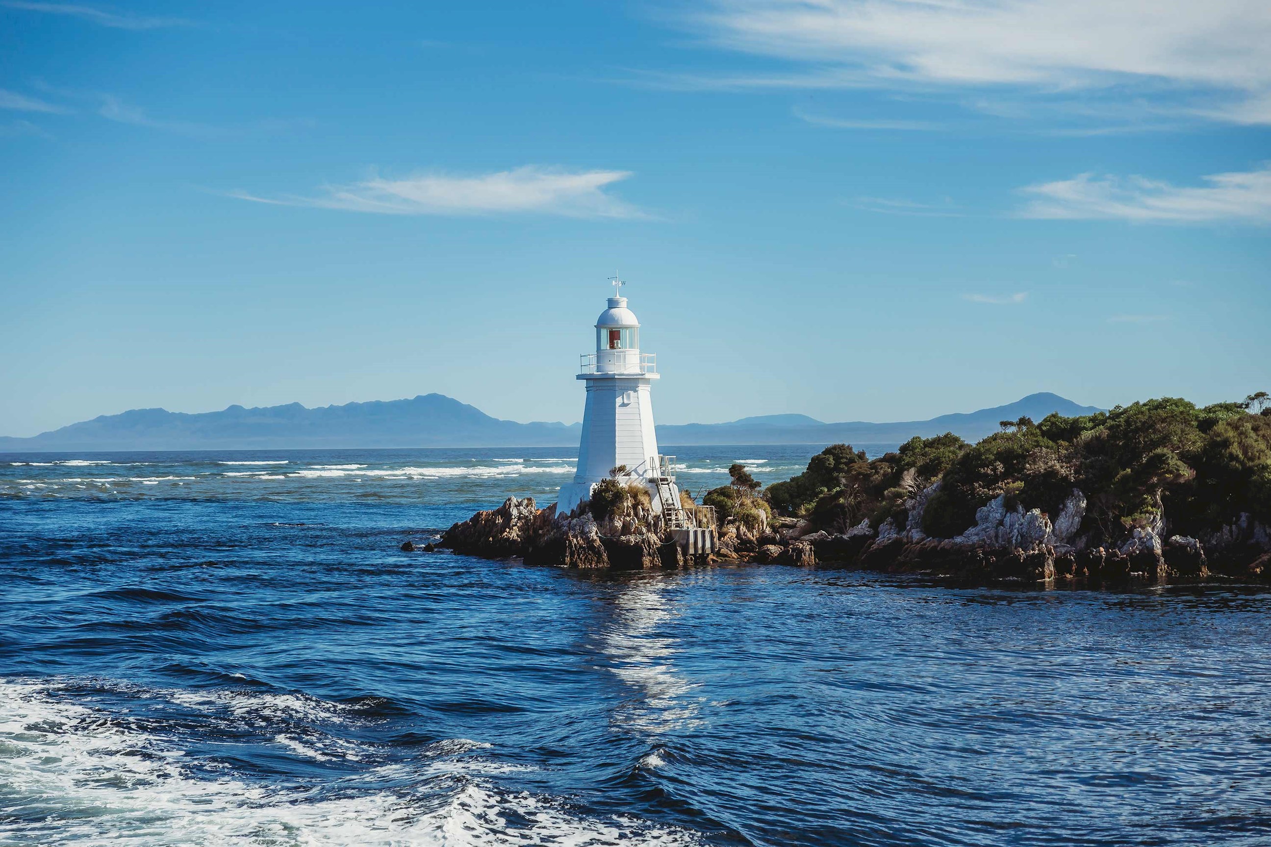 lighthouse-gordon-river-australia.jpg