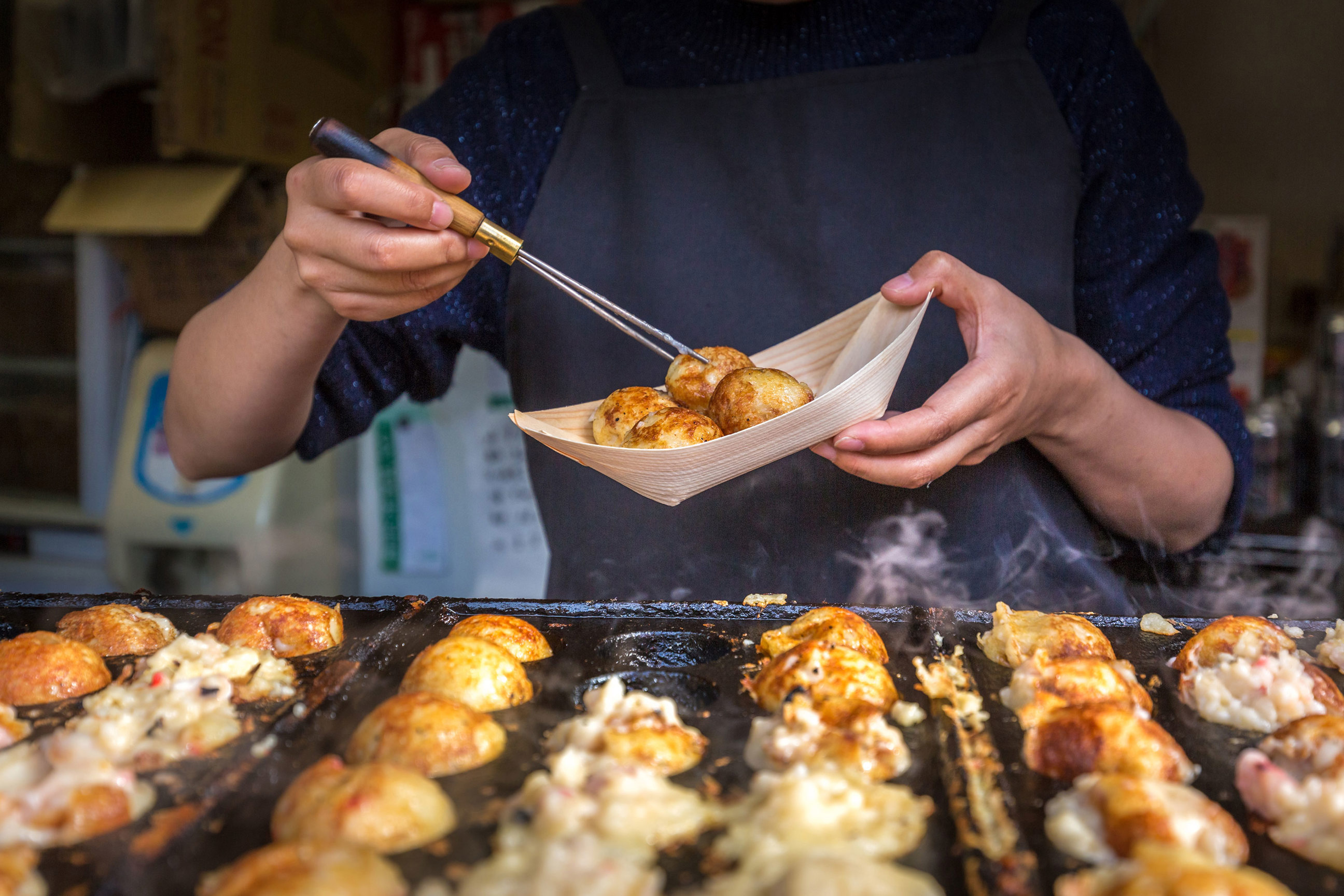 takoyaki-making-tokyo-japan.jpg