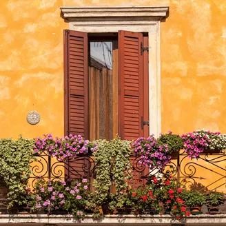 a-colorful-floral-display-in-verona-italy.jpeg