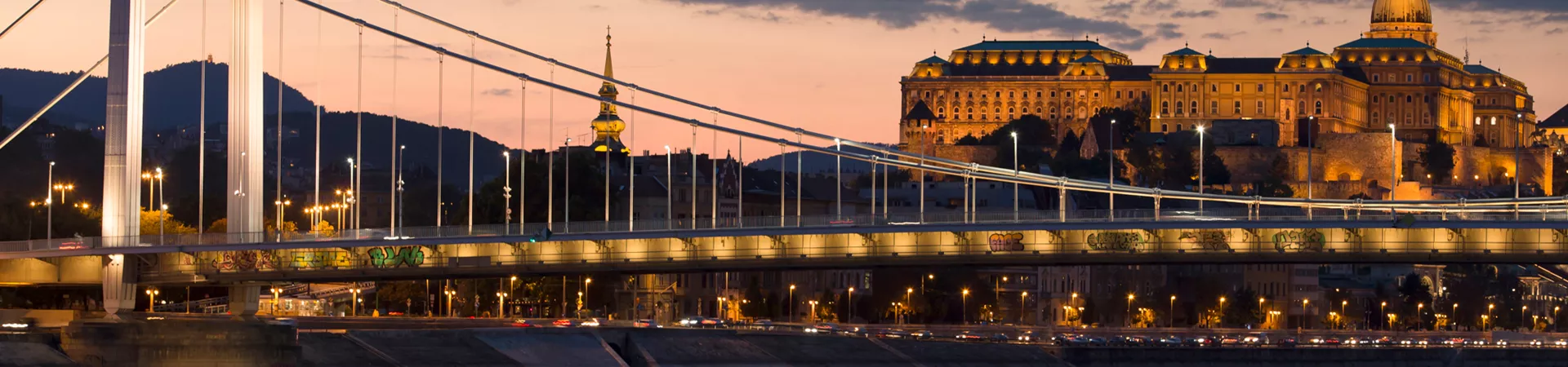 UW HU Budapest Night 7719