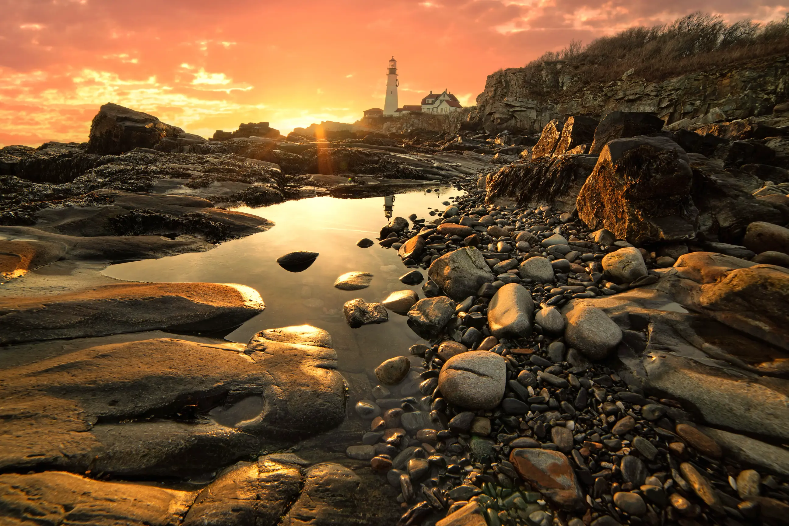 day-hero-portland-head-light-maine-usa-2287008020.webp