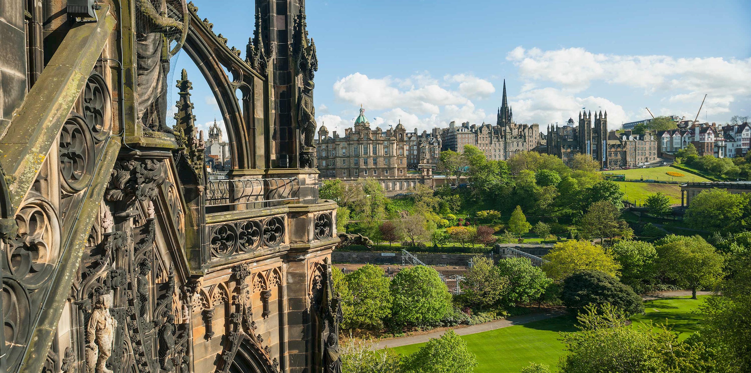 old-town-view-scott-monument-edinburgh-scotland.jpg
