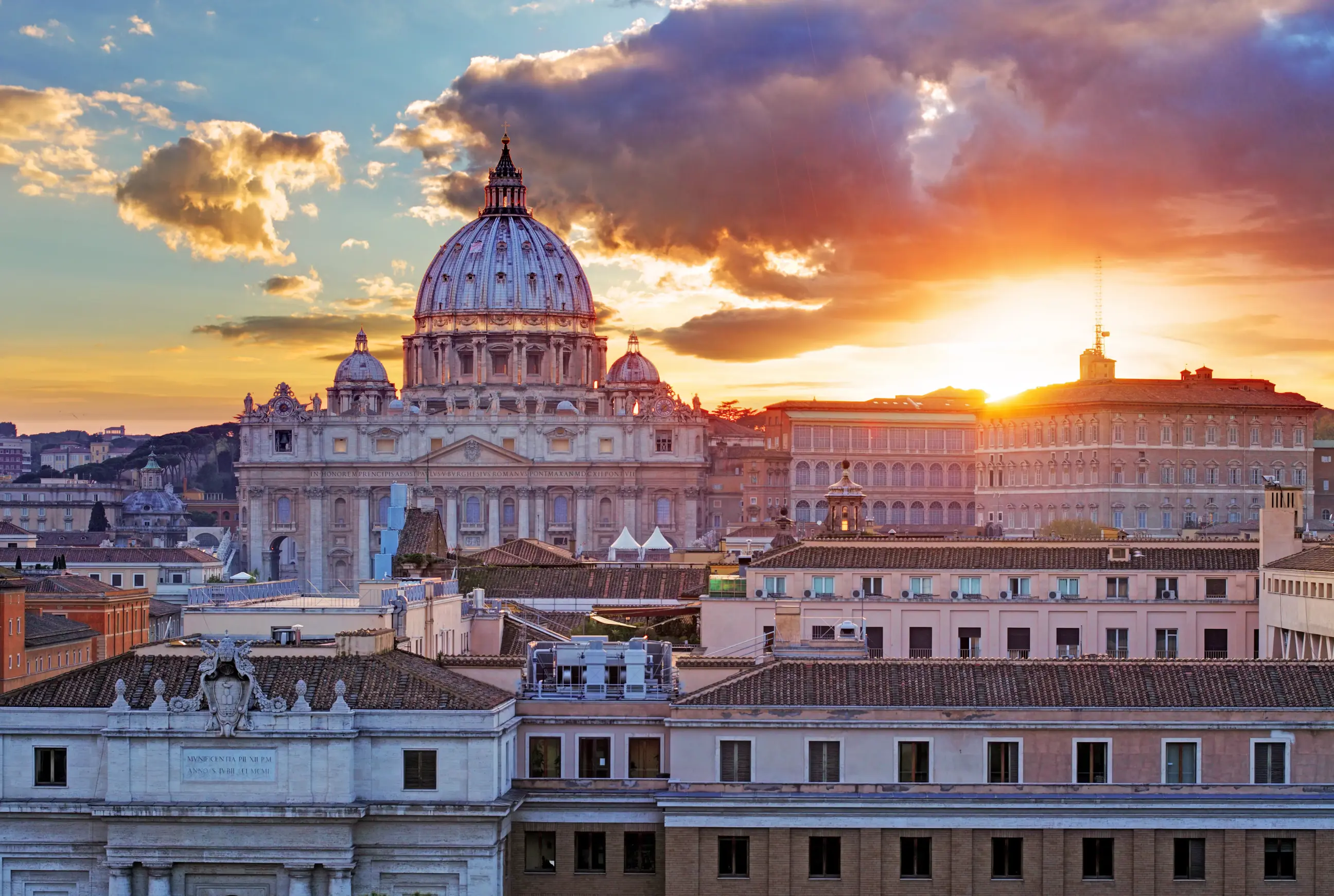 day-hero-vatican-city-at-sunset-rome-italy.webp