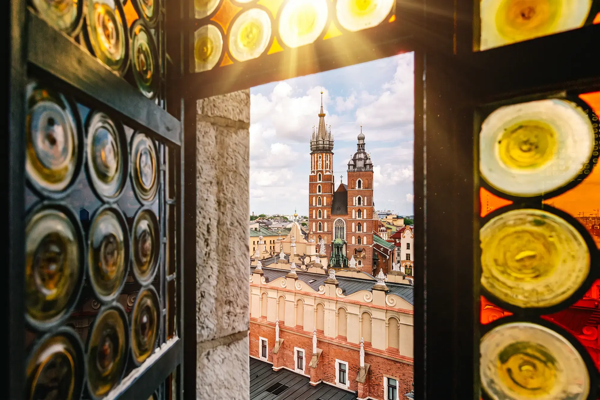 day-hero-st-marys-church-krakow-poland.webp