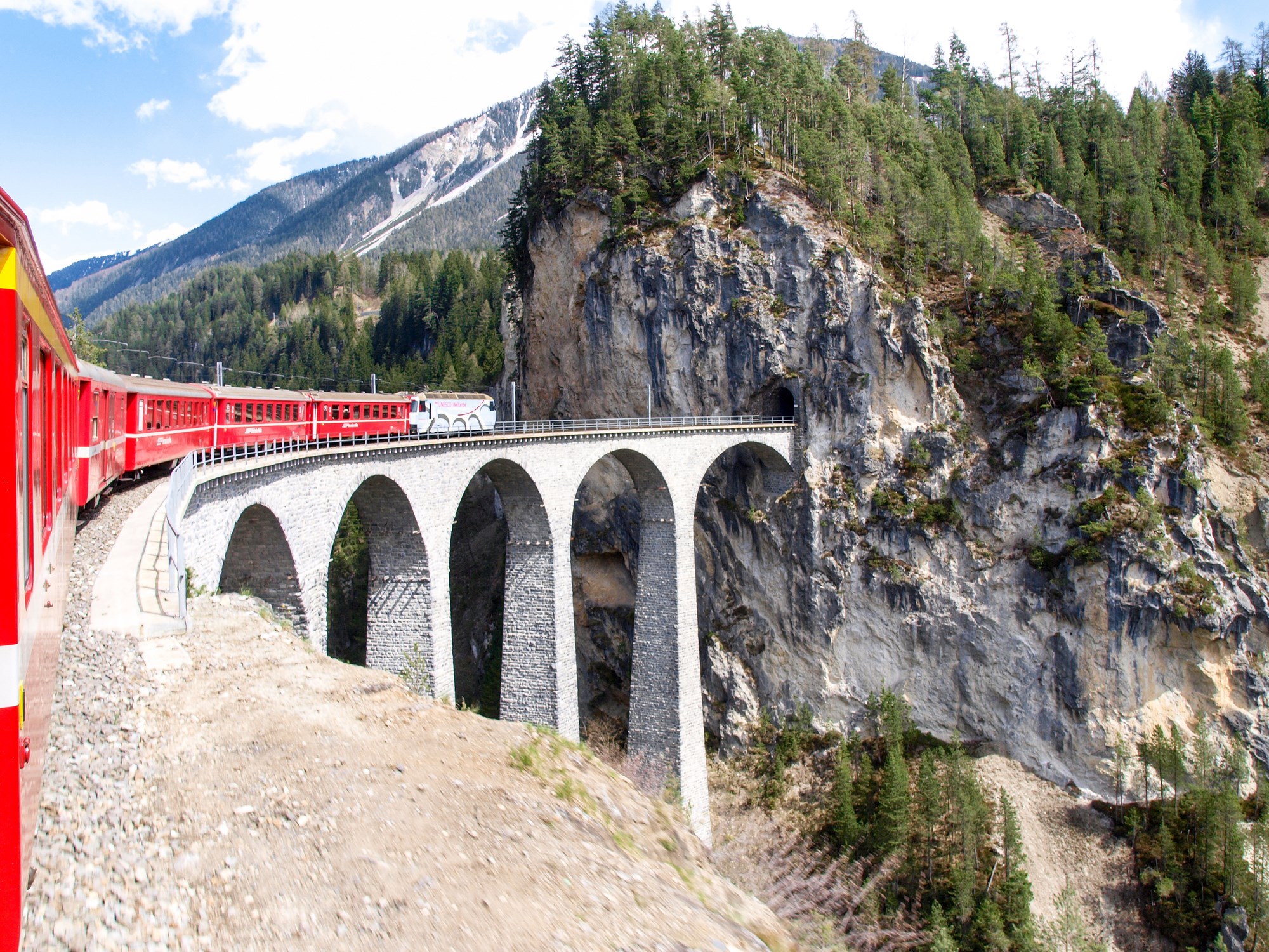 glacier-express-landwasswe-viaduct-switzerland.jpg