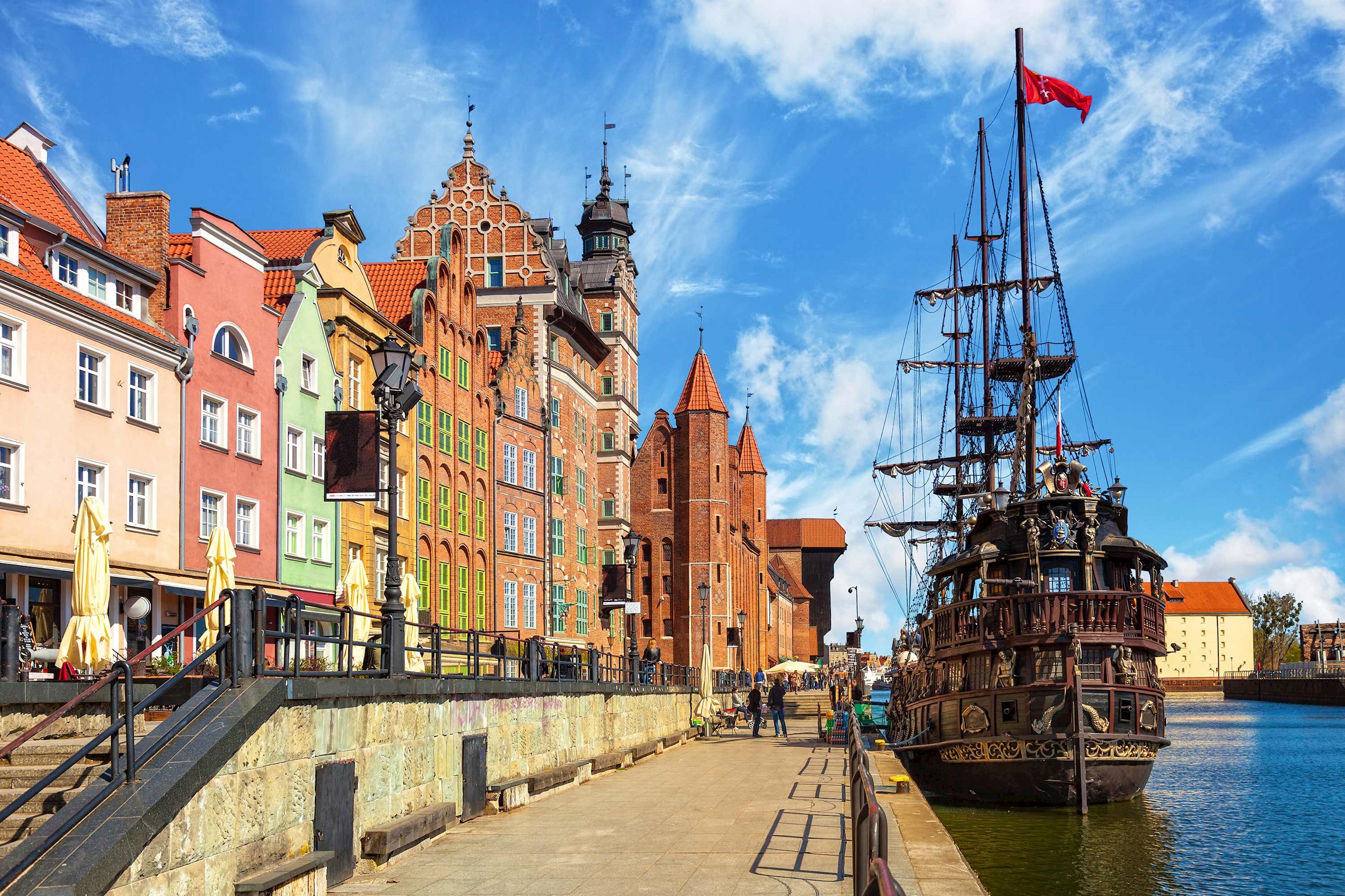 boat-old-town-gdansk-poland.jpg