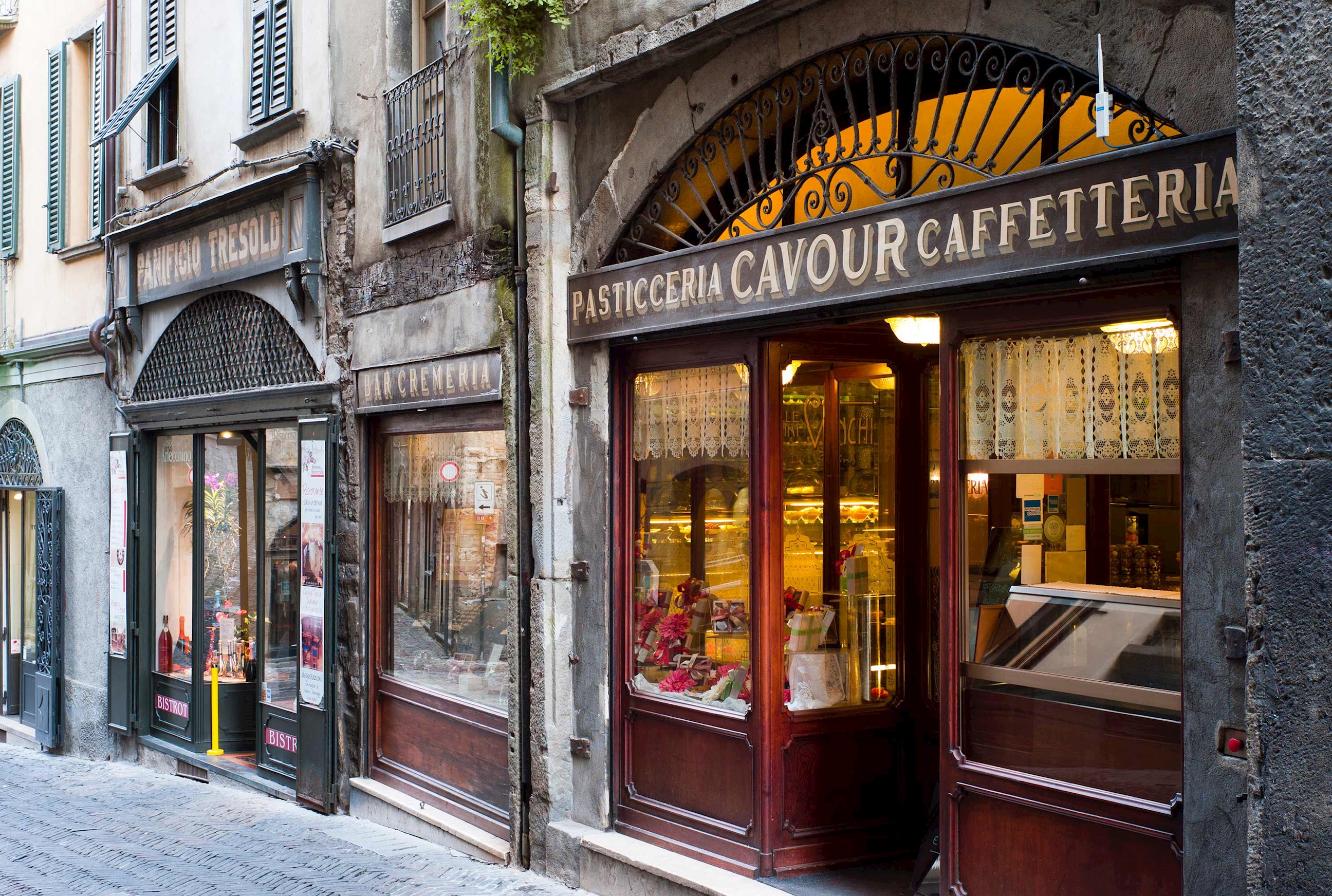 shops-bergamo-italy.jpg