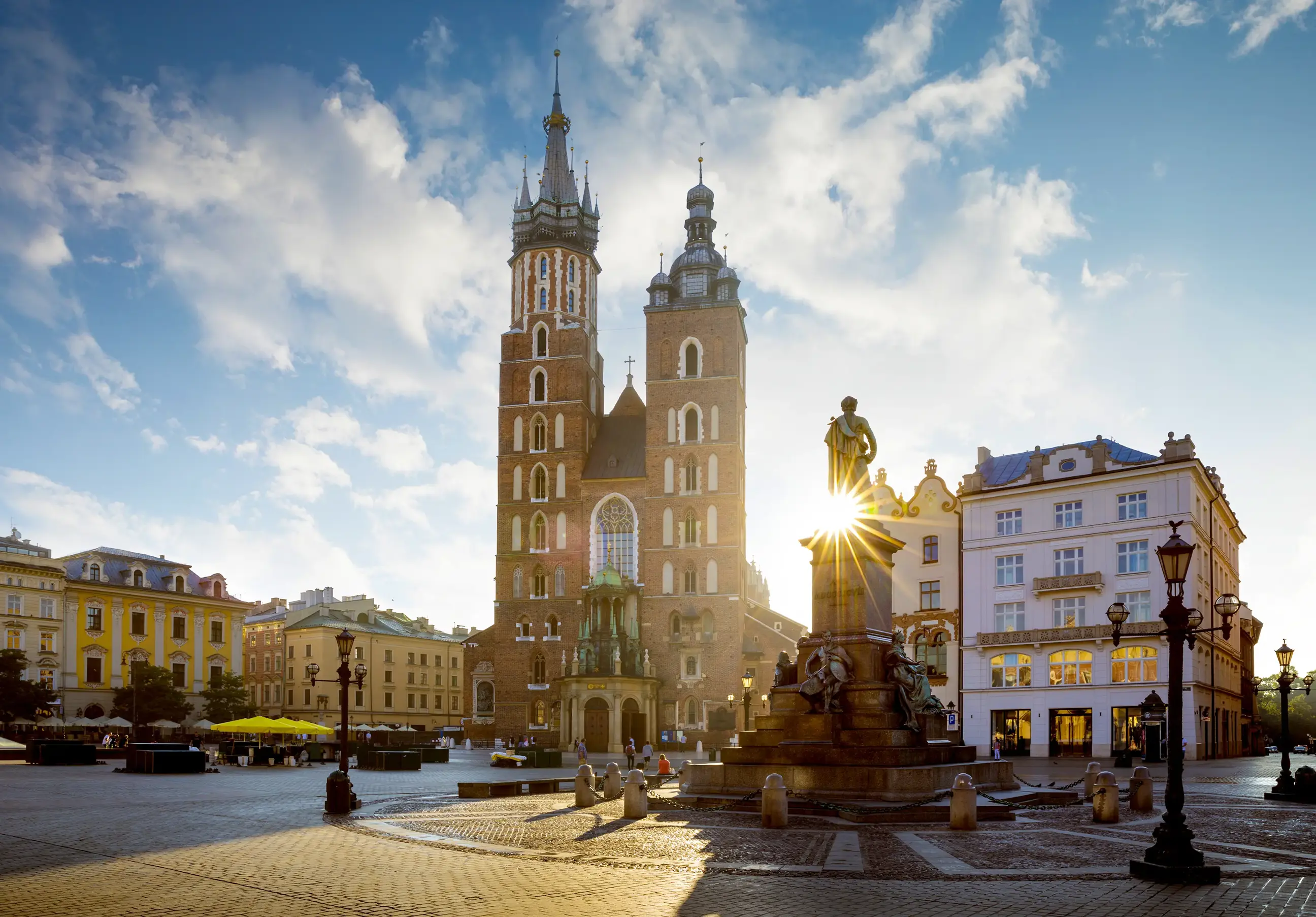 day-hero-main-square-krakow-poland.webp