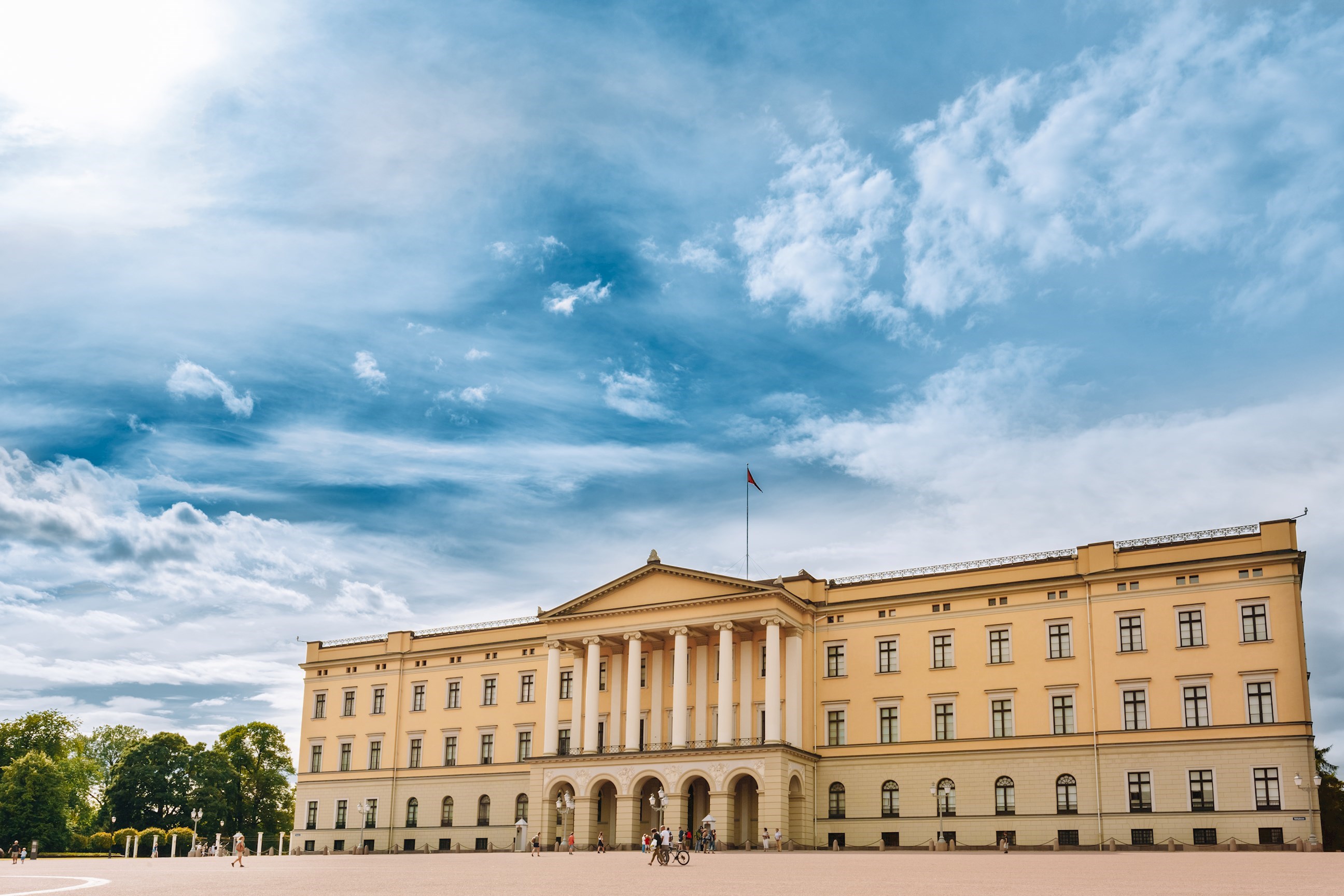 royal-palace-oslo-norway.jpg