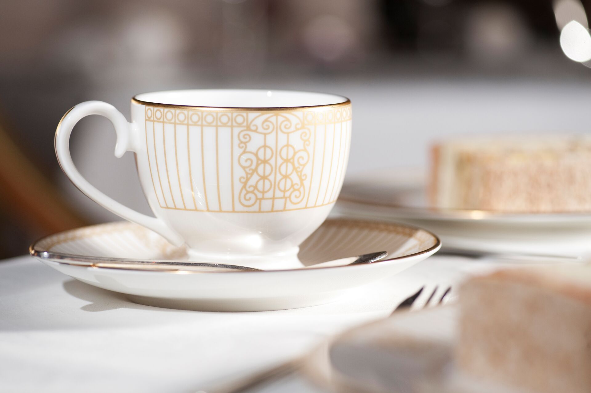 Large Fancy Elegant Porcelain Tea Cup 1395002279