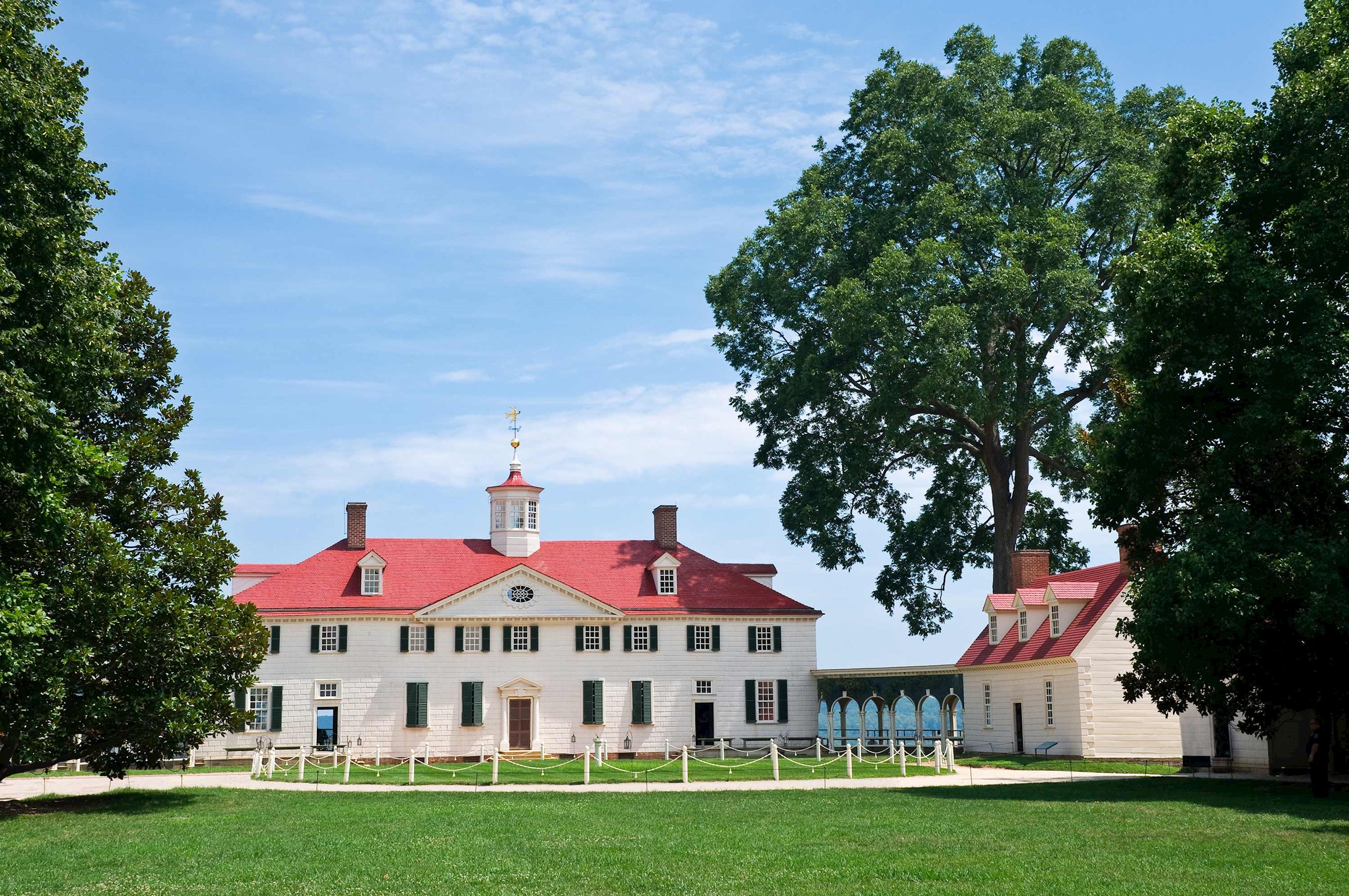 visit-george-washingtons-former-home-mount-vernon-estate-and-gardens-usa.jpg