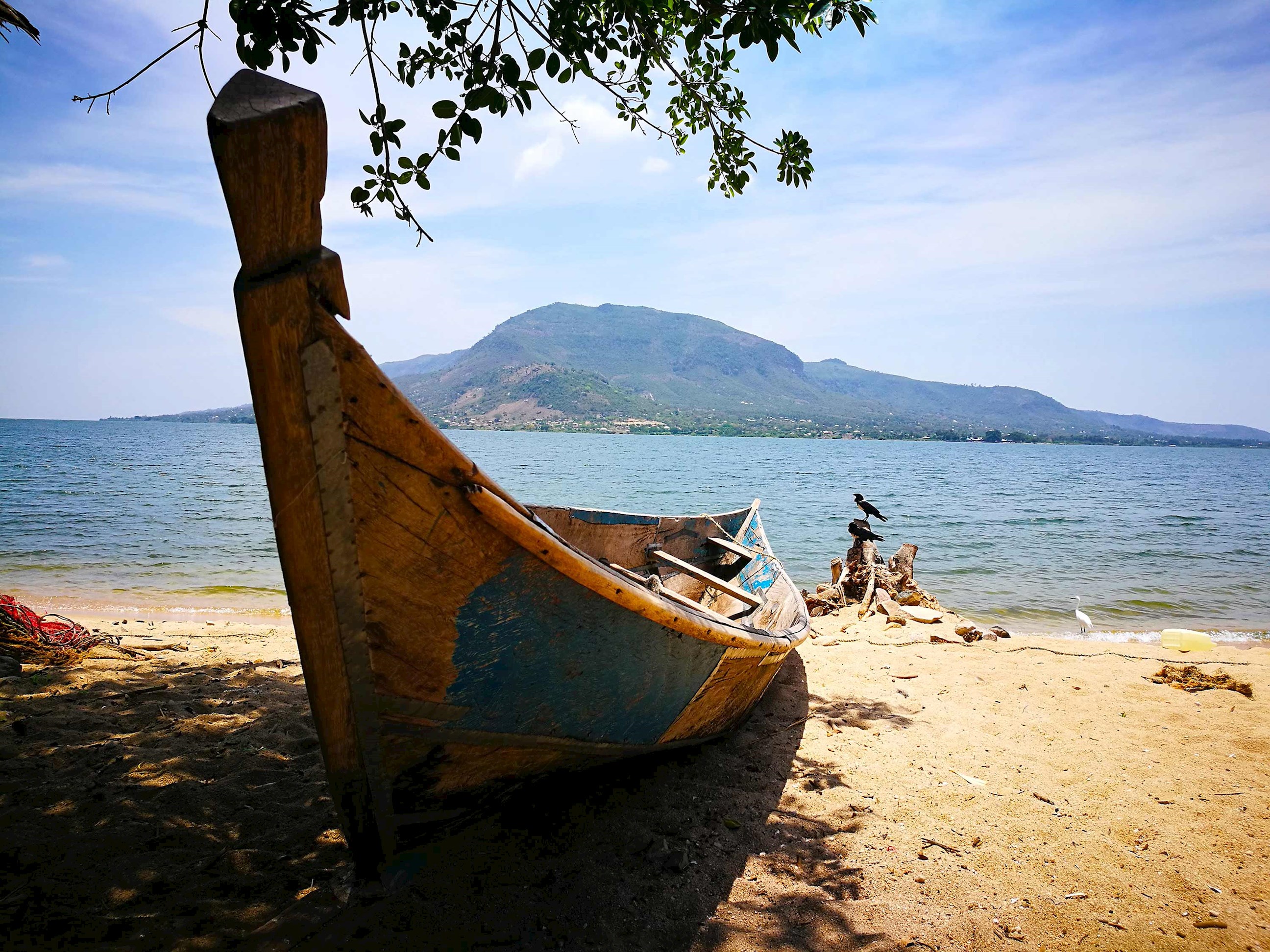 boat-lake-victoria-tanzania.jpg