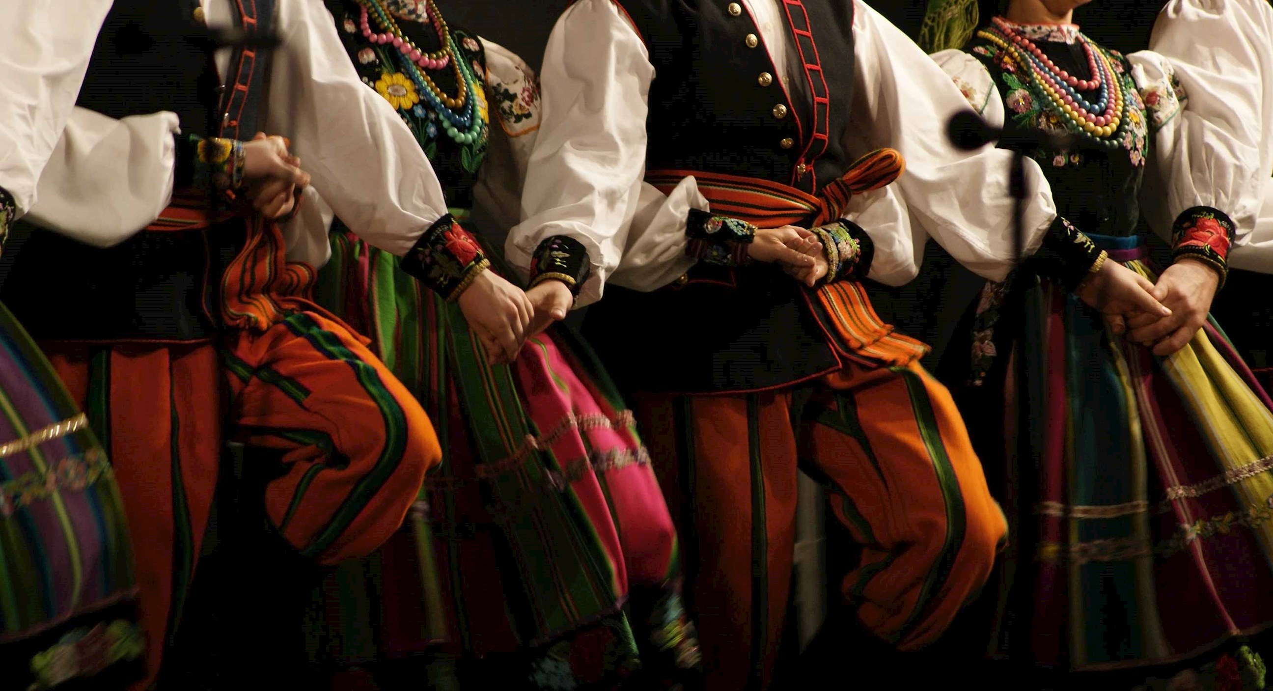 folk-dance-krakow-poland.jpg