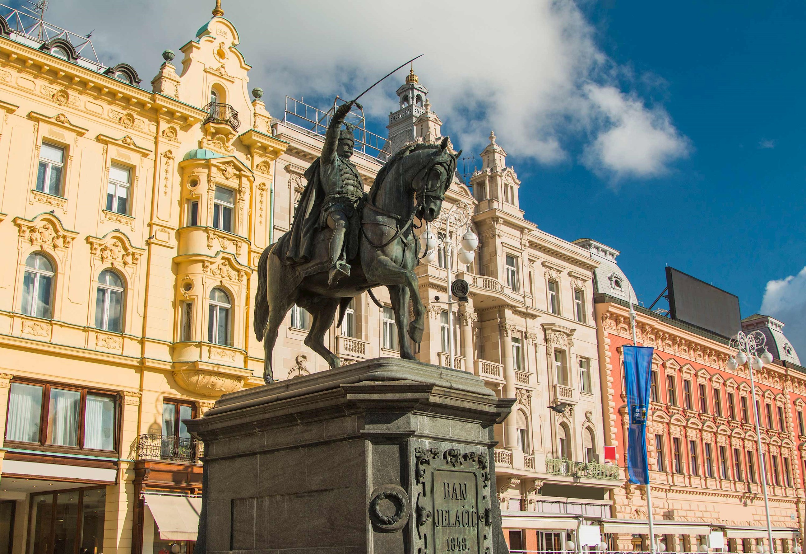 statue-ban-jelacic-zagreb-croatia.jpg