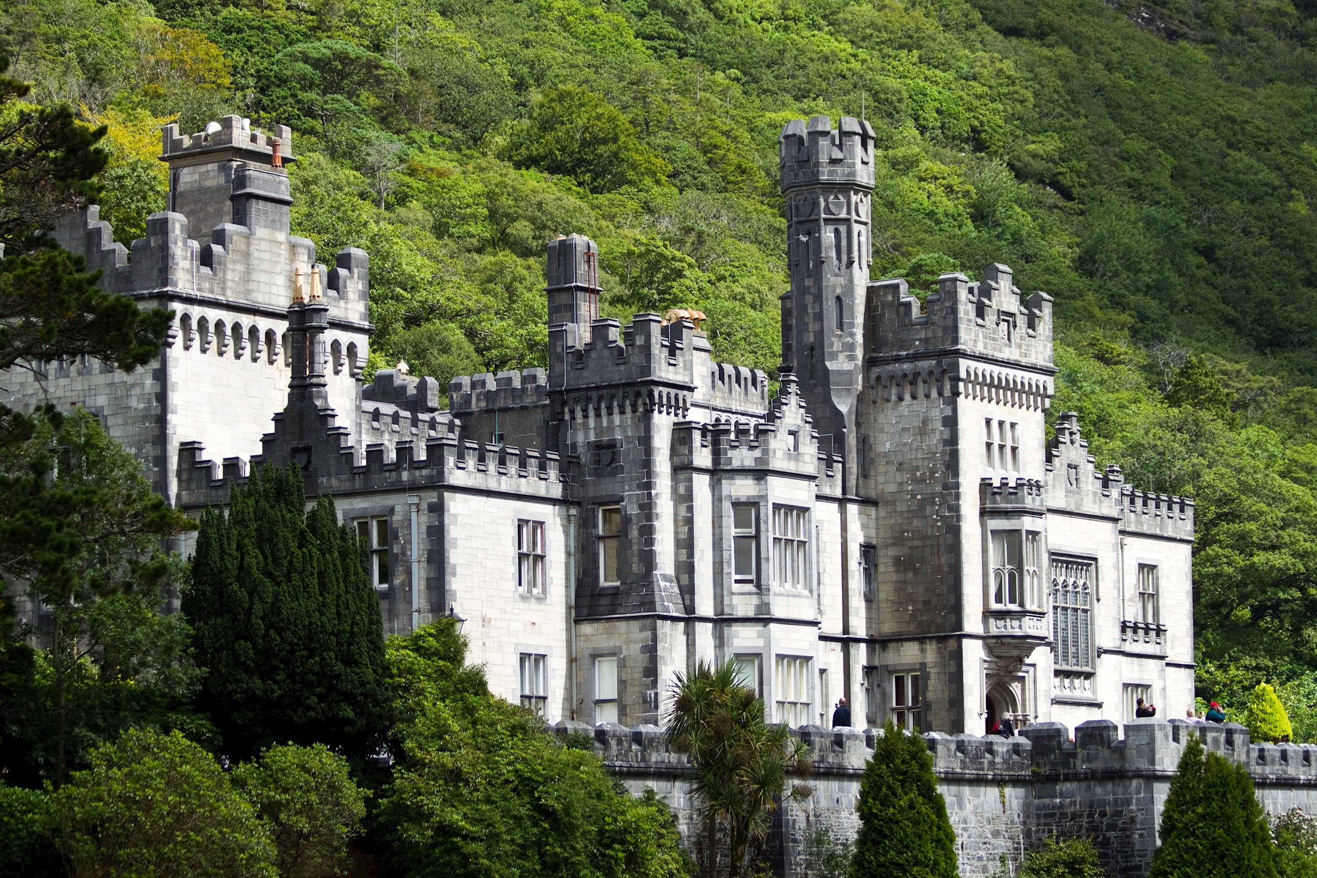 kylemore-abbey-county-galway-ireland.jpg