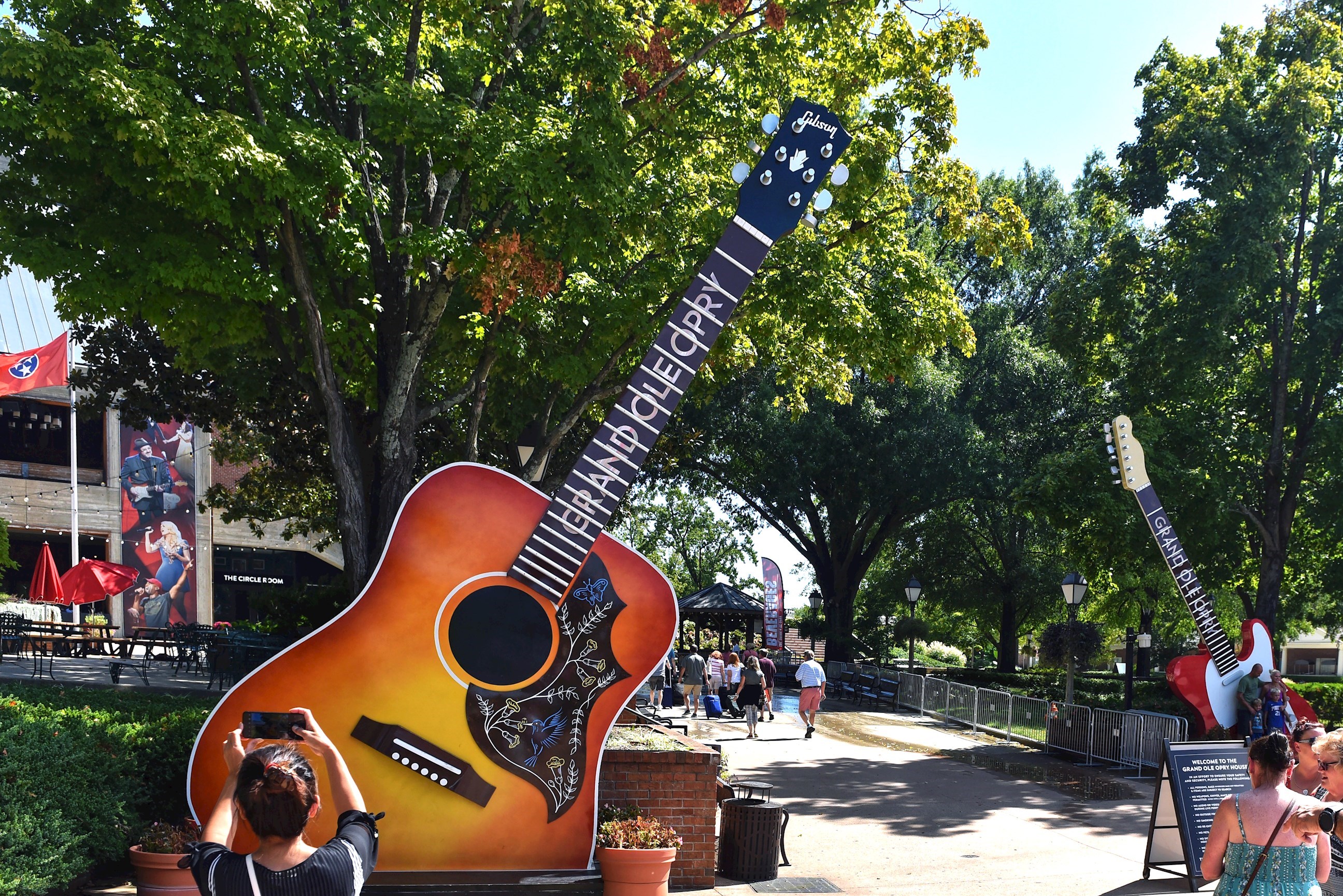55e_grand-ole-opry-house-nashville-tennessee-usa.jpg