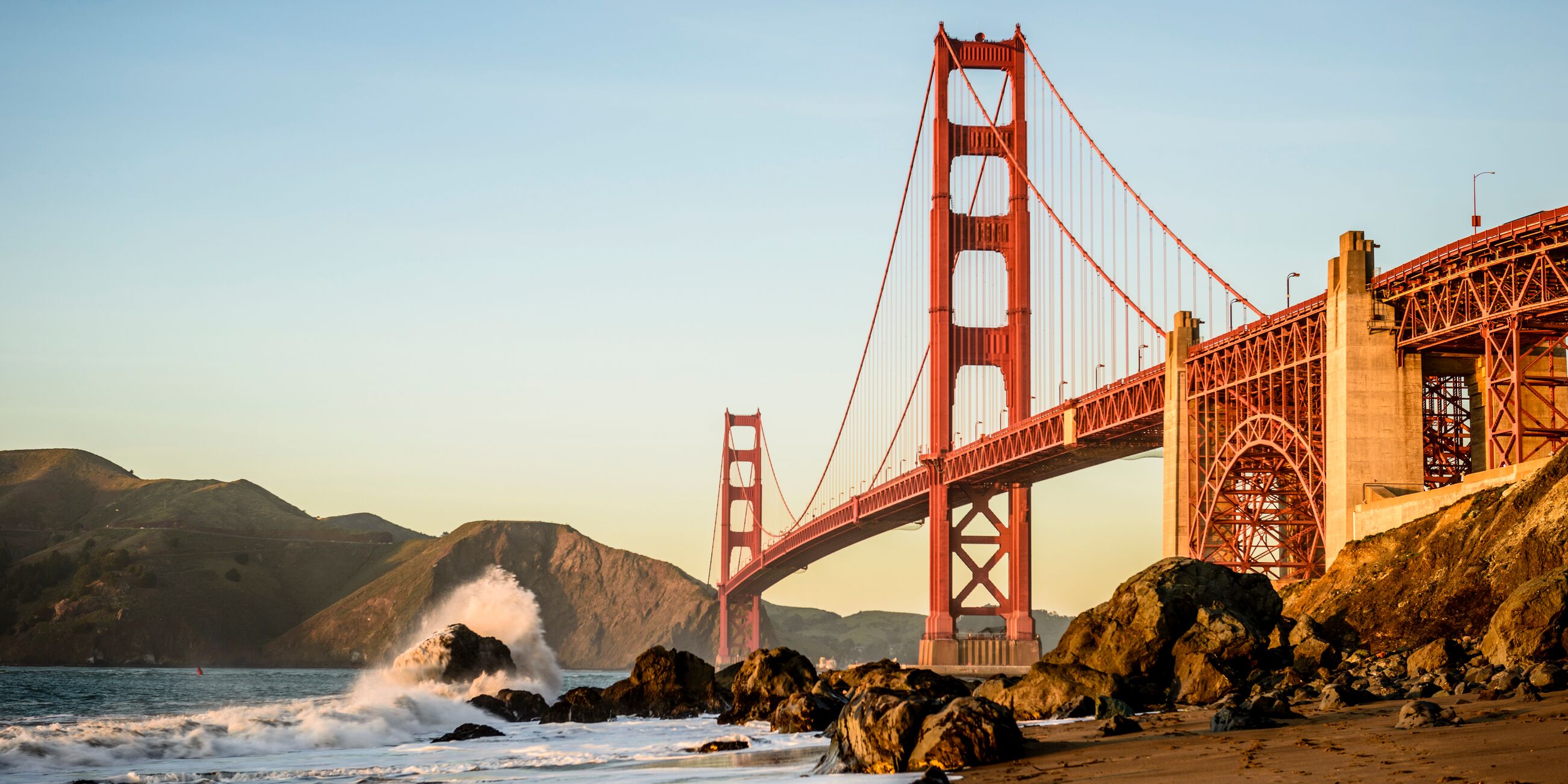 A view of the golden gate bridge from the beach