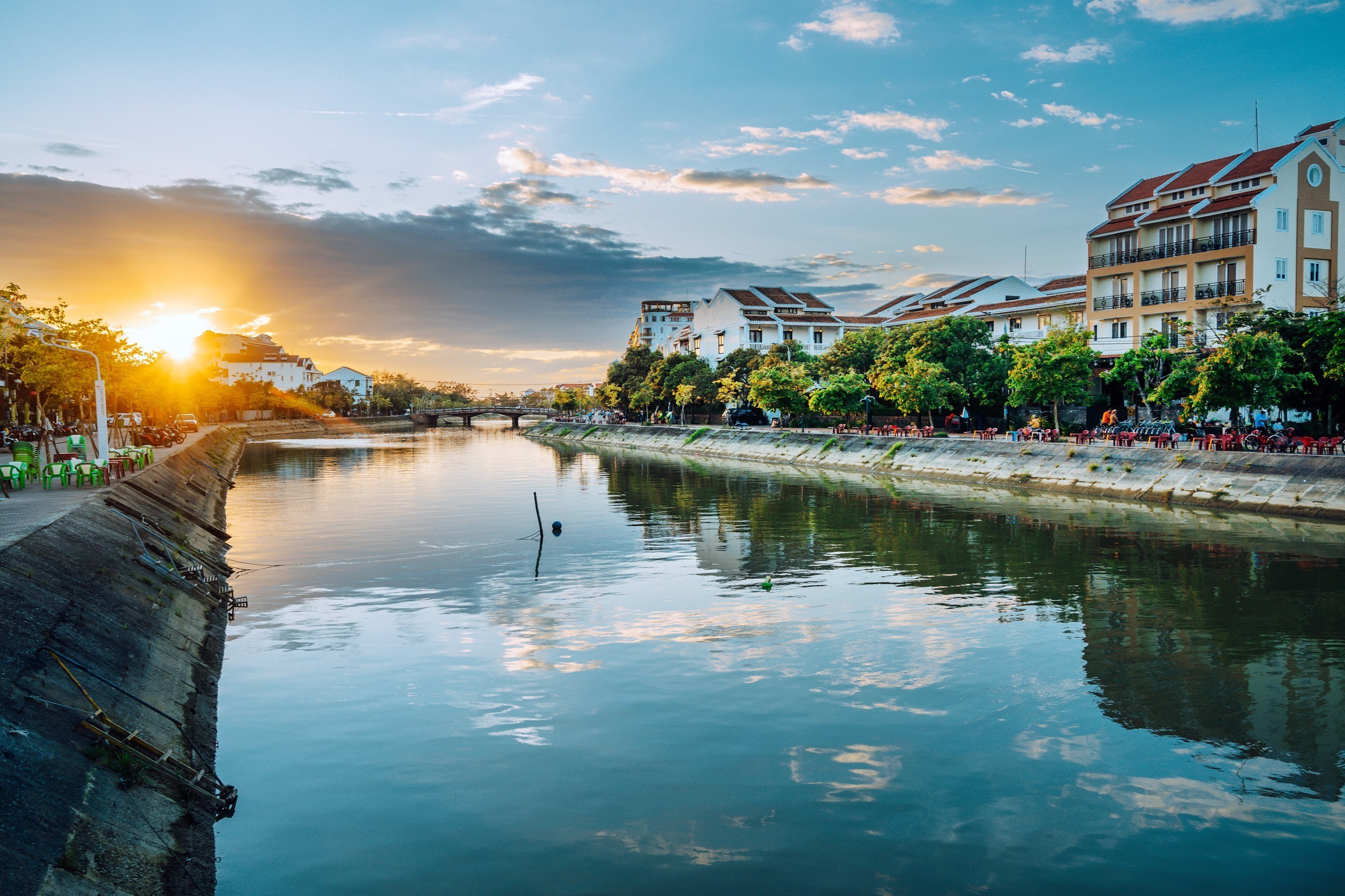 sunset-over-river-hoi-an-vietnam.jpg
