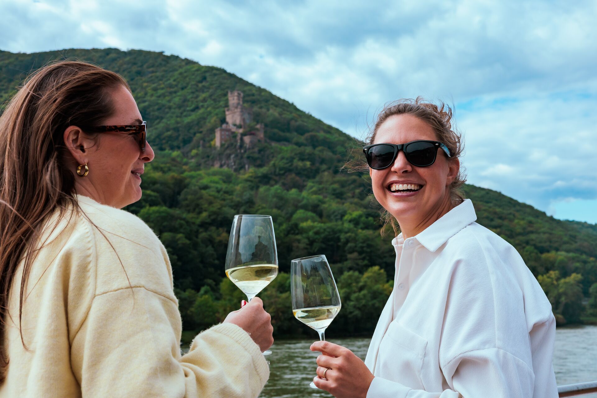 Large Castle Views With Wine