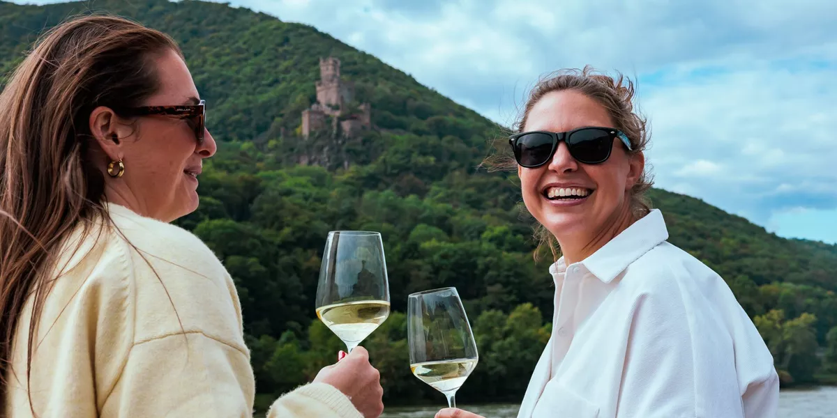 Large Castle Views With Wine