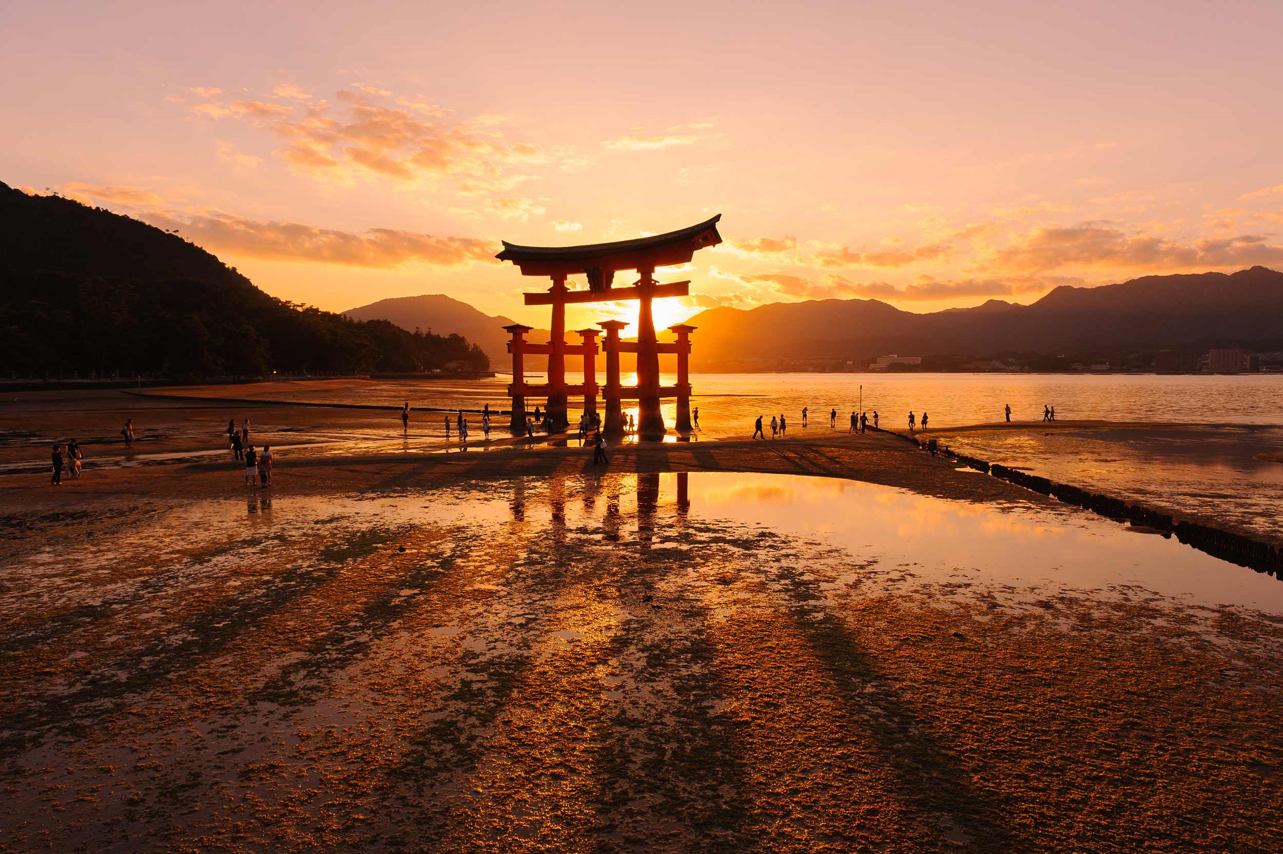 itsukushima-hiroshima-japan.jpg