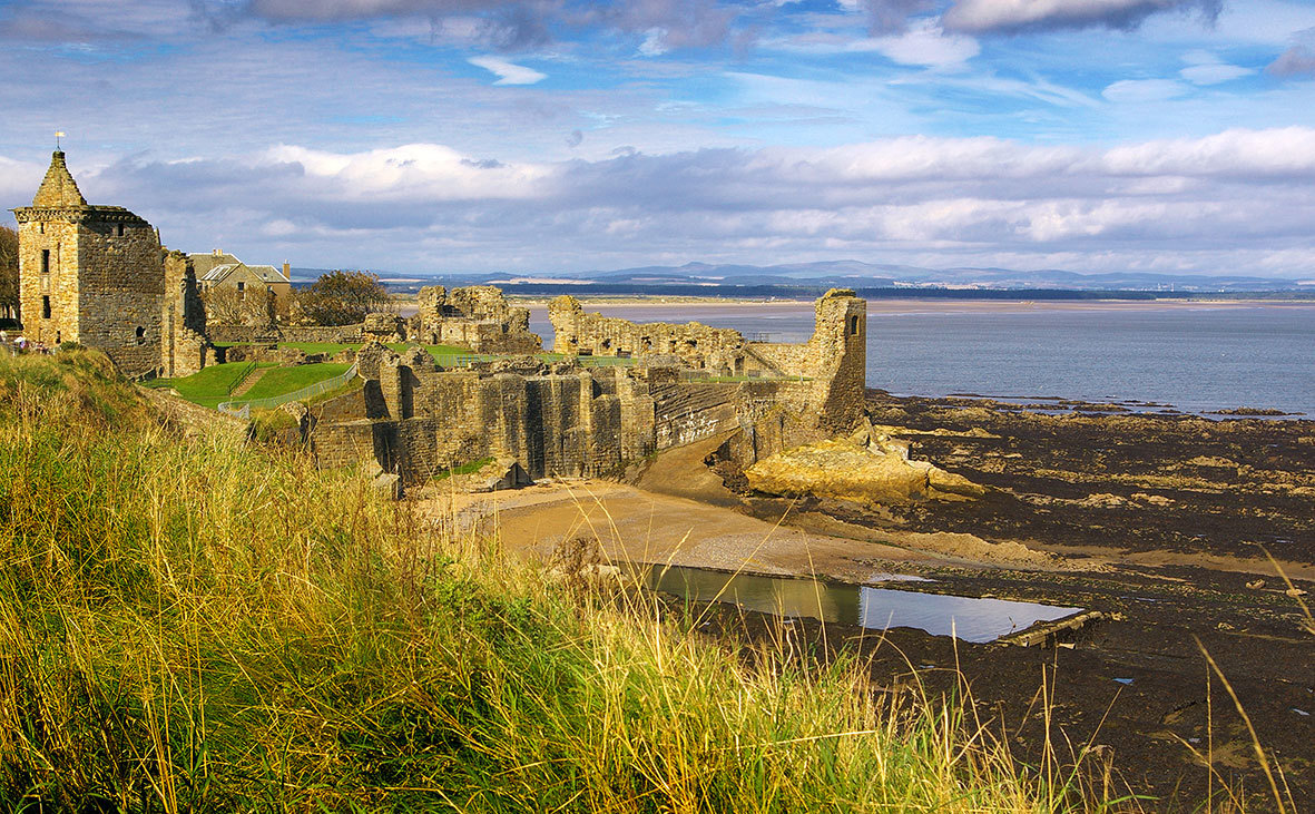 ruins-st-andrews-castle-fife-scotland.jpg