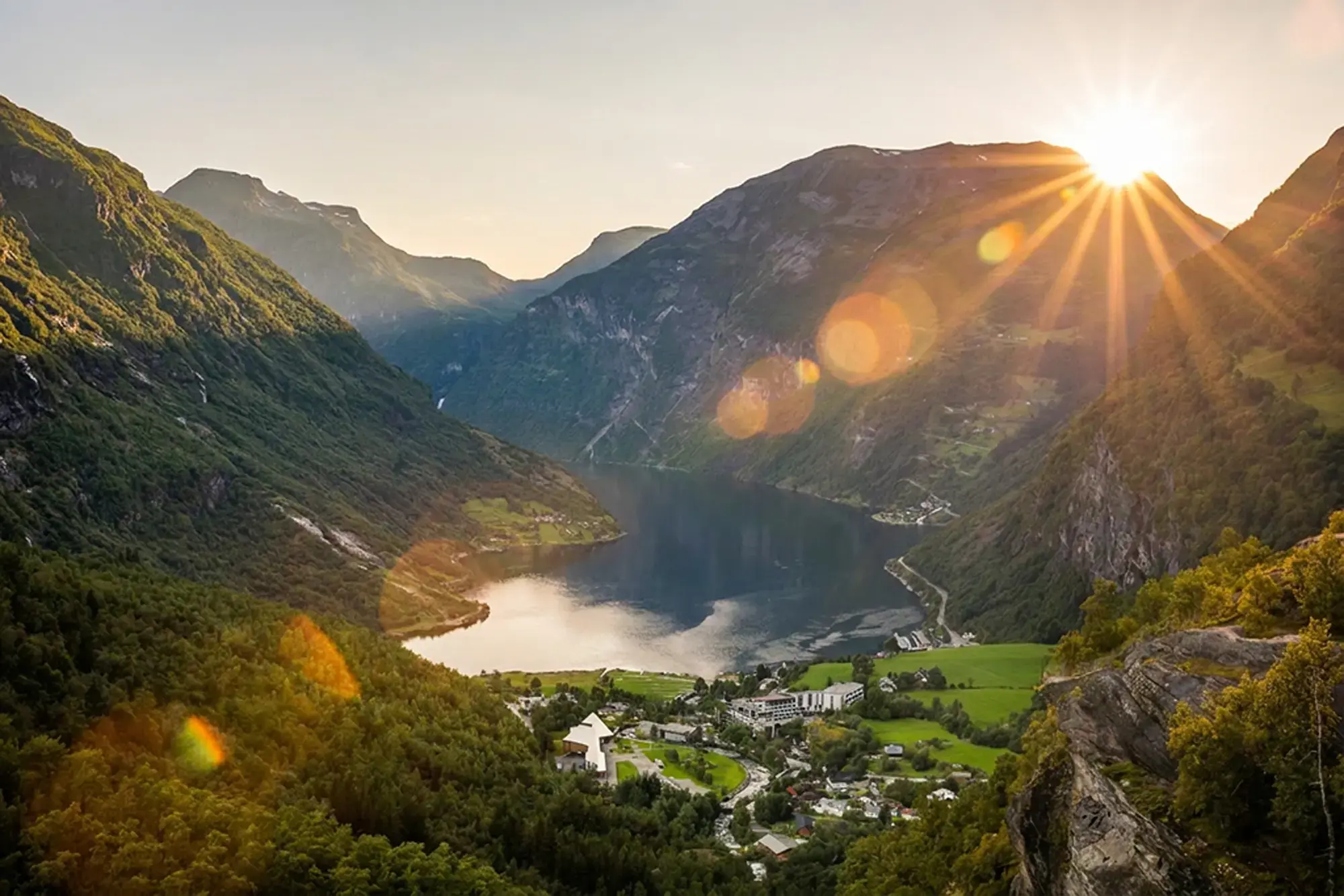 day-hero-geirangerjord-norway-rtd.webp