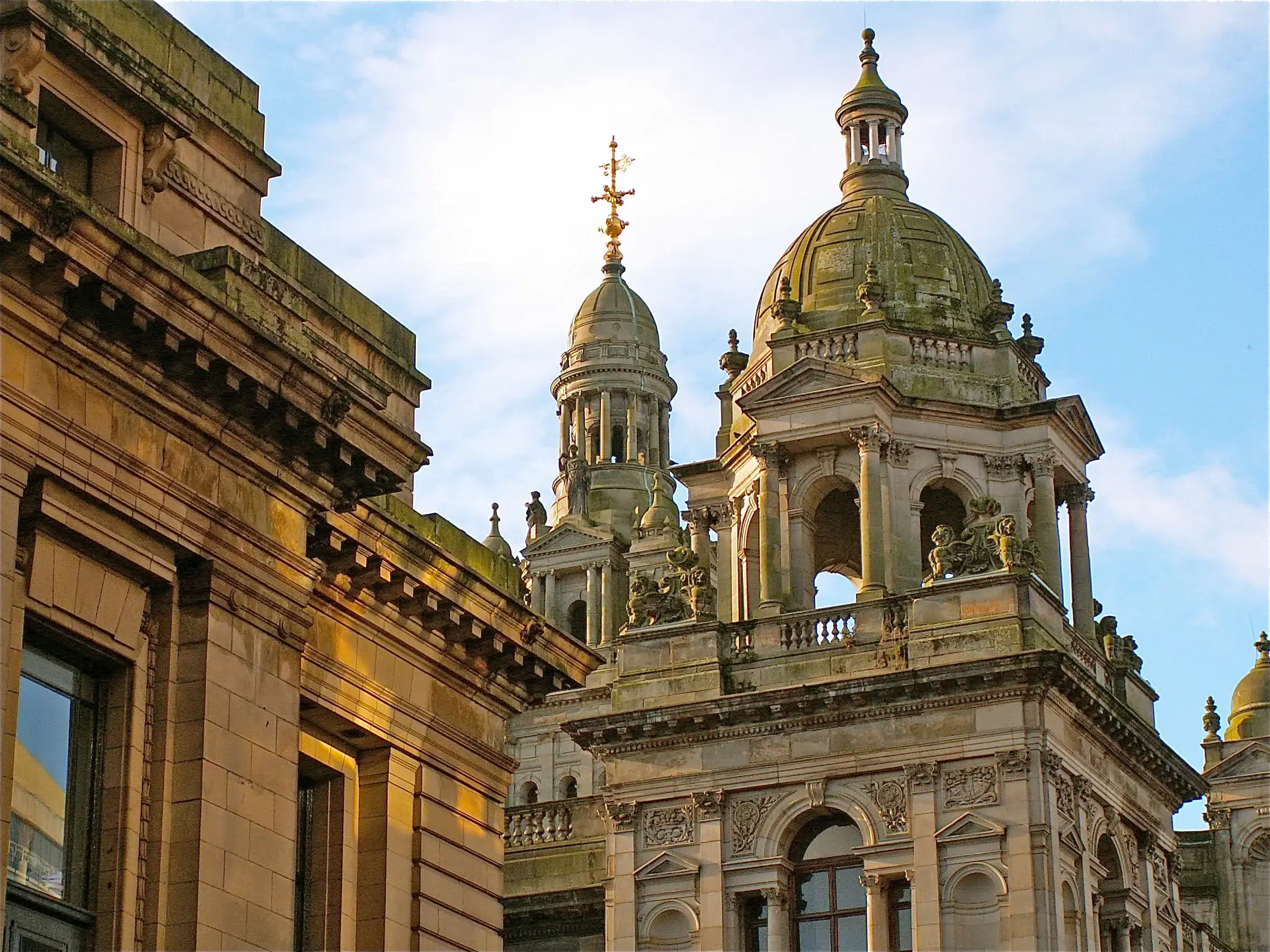 day-hero-city-chambers-glasgow-scotland-121394654.webp