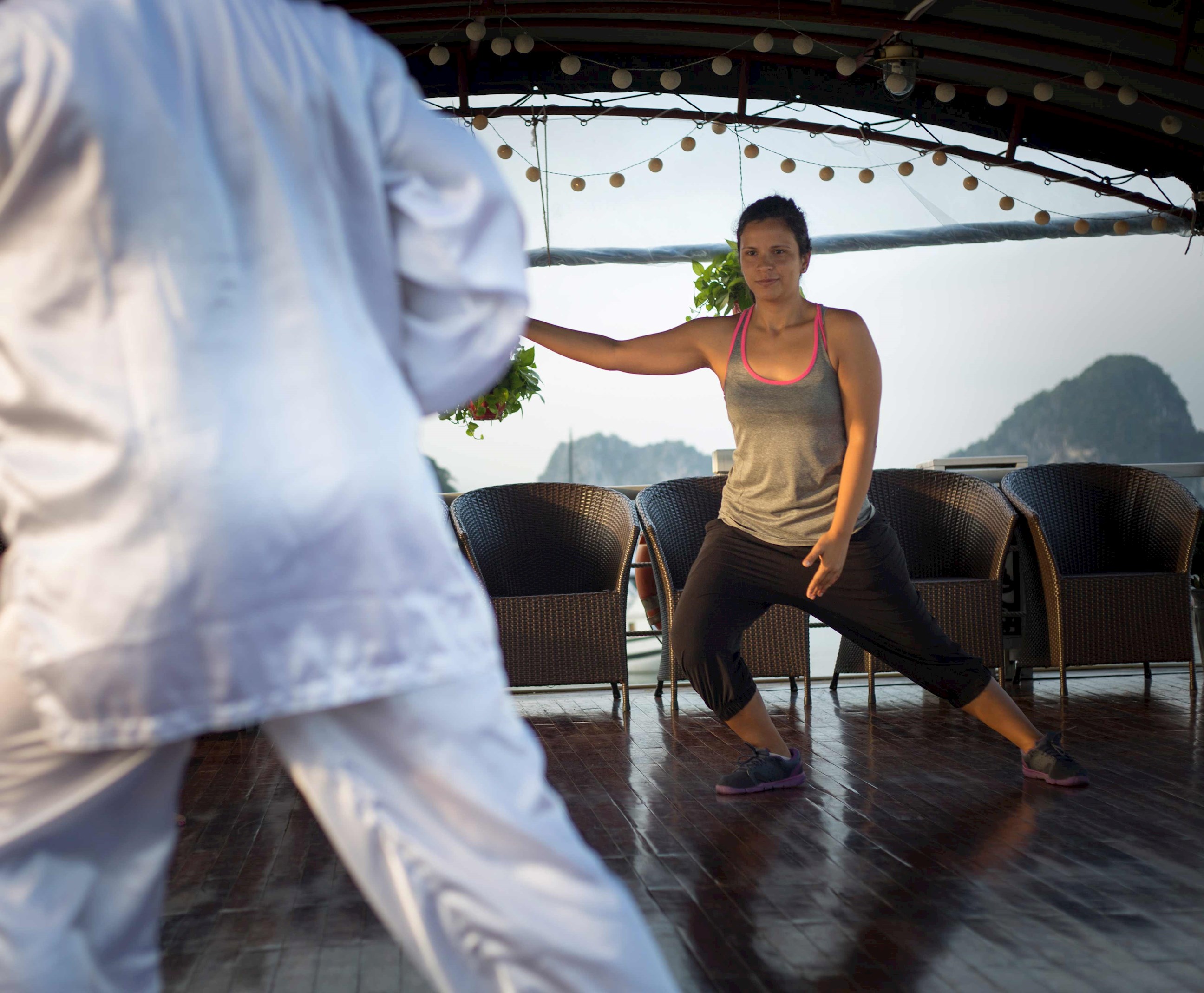 Enjoy T'ai Chi Lesson in Ha Long Bay, Vietnam