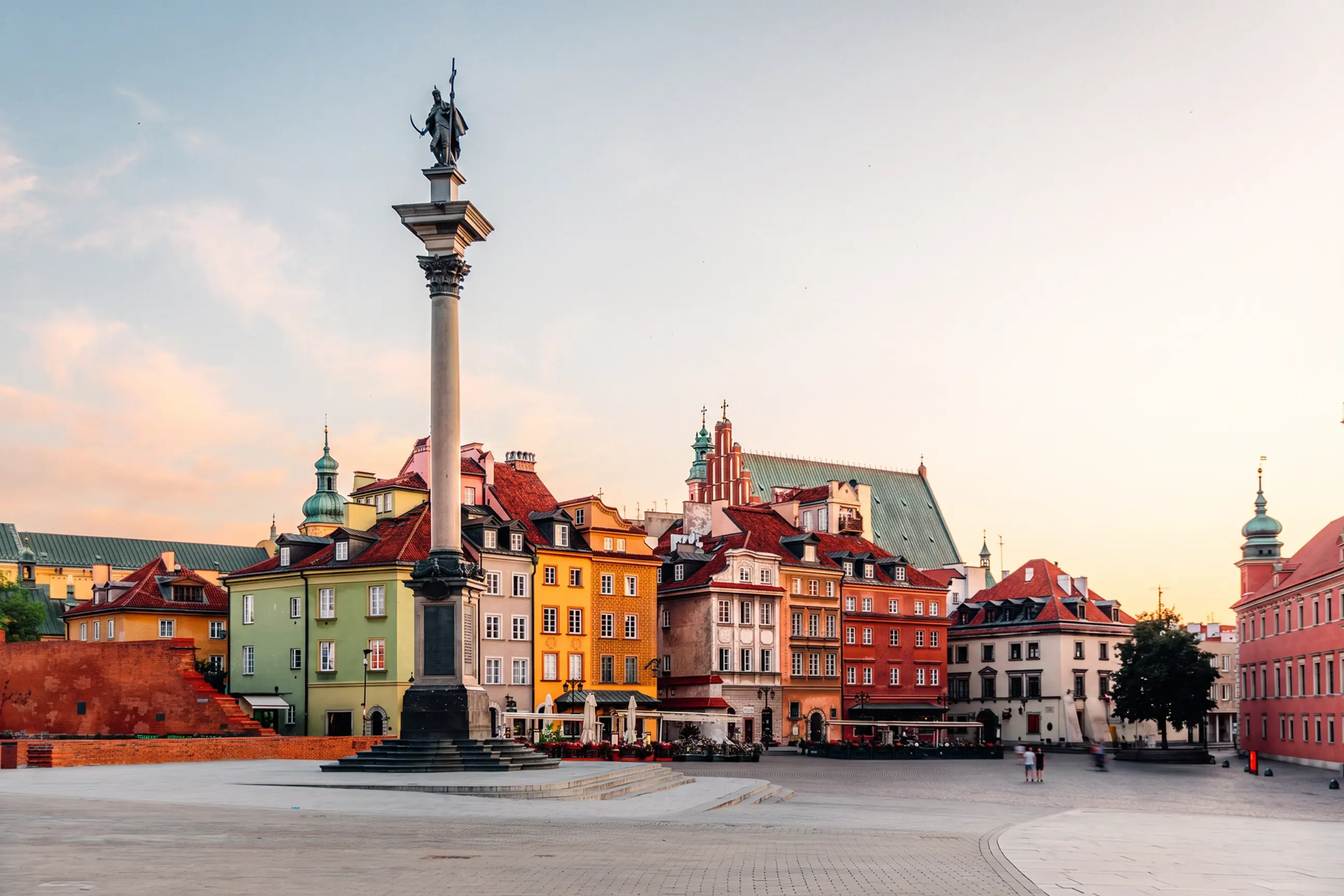 day-hero-king-zygamunt-column-warsaw-poland.webp