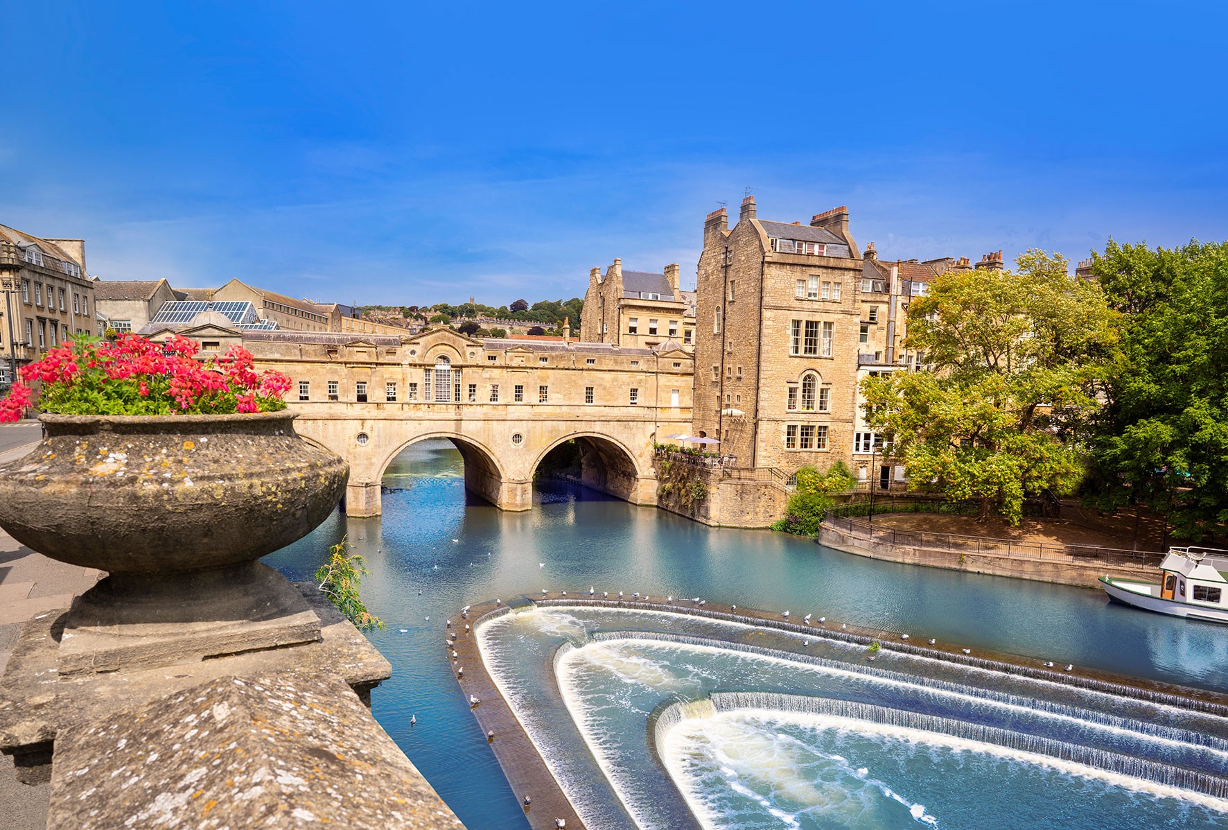 pulteney-bridge-bath-england.jpg