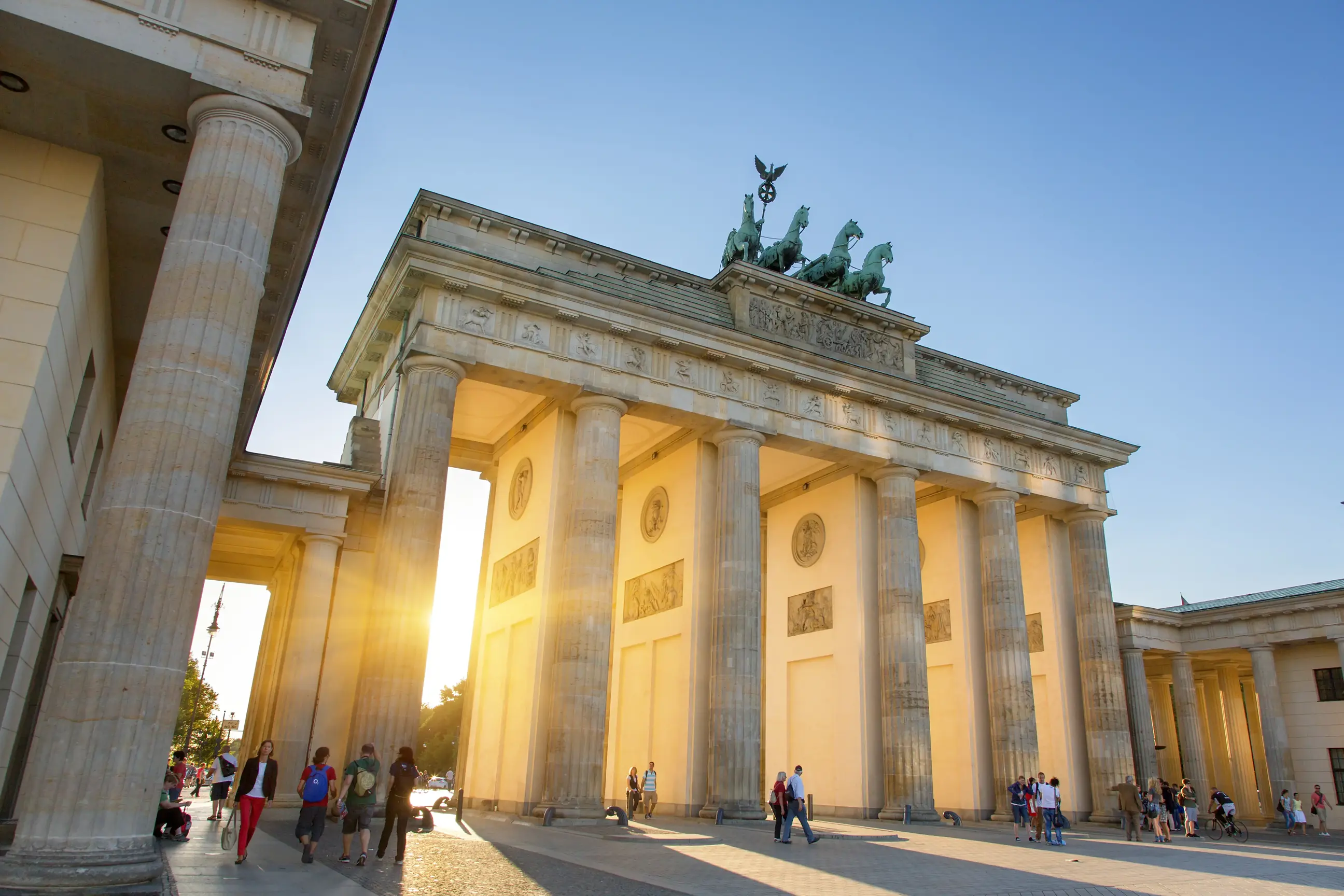 day-hero-brandenburg-gate-at-sunset-berlin-germany.webp