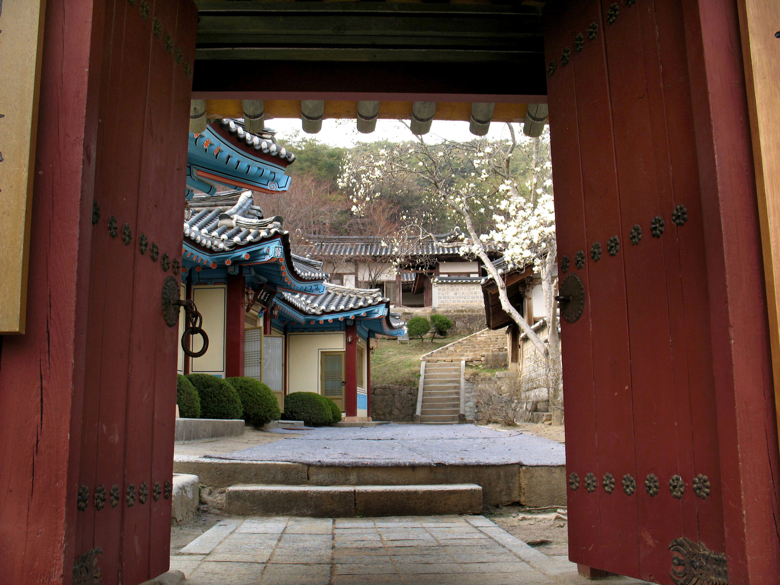 confucian-academy-near-andong-south-korea.jpg