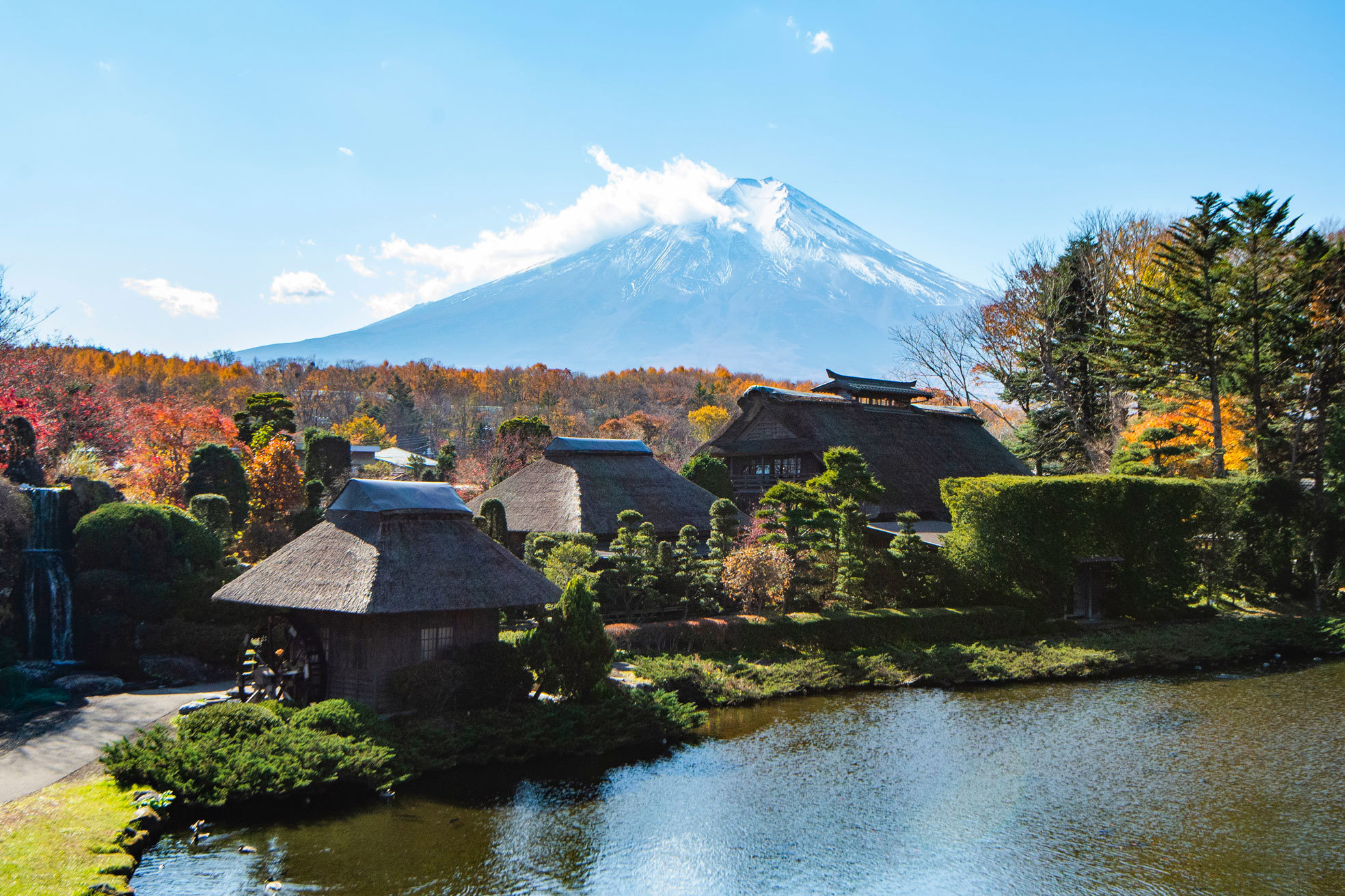 oishino-hakkai-village-yamanashi-japan.jpg