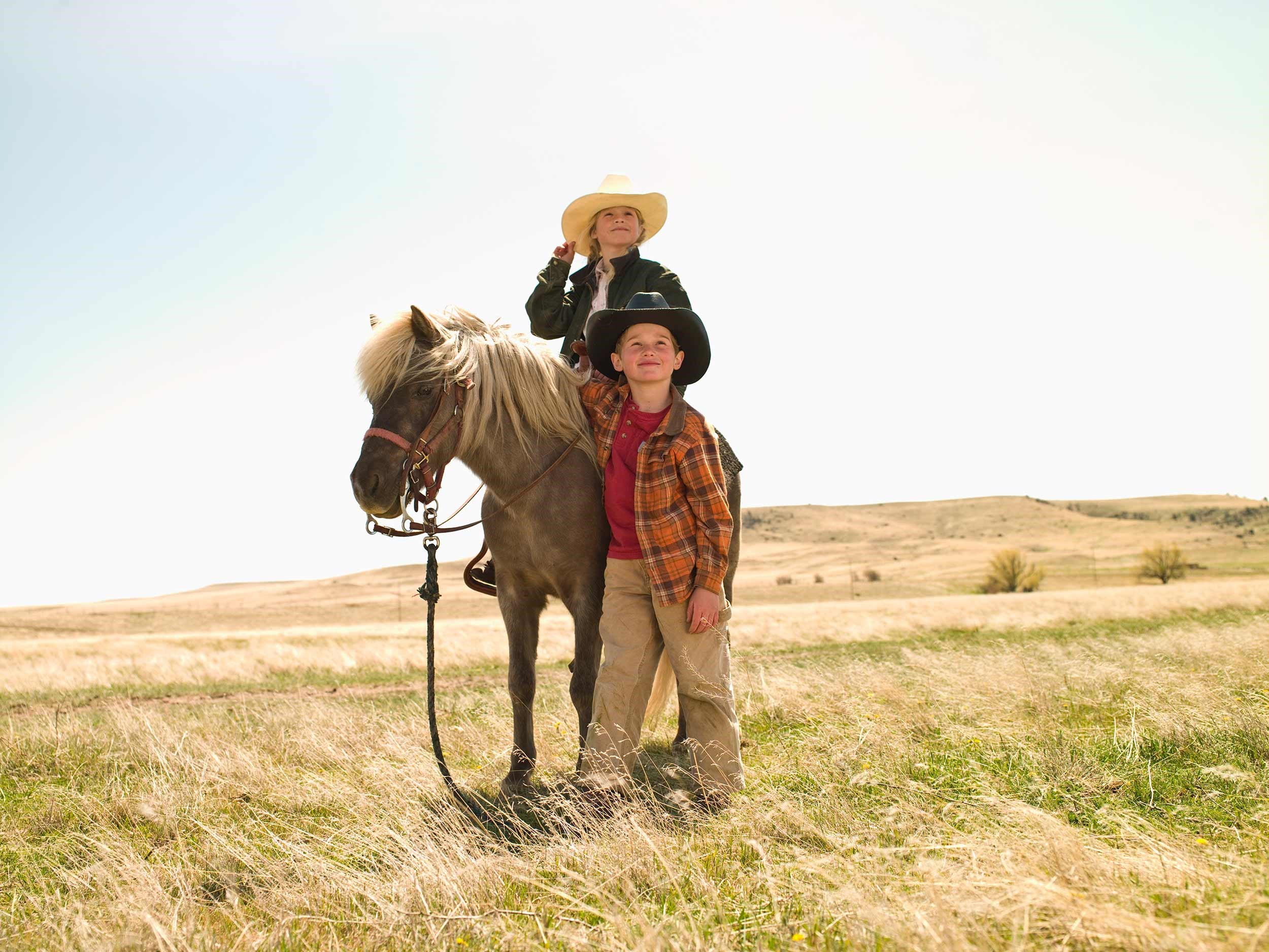 boy-girl-shetland-pony-togwote-mountain-lodge-usa.jpg