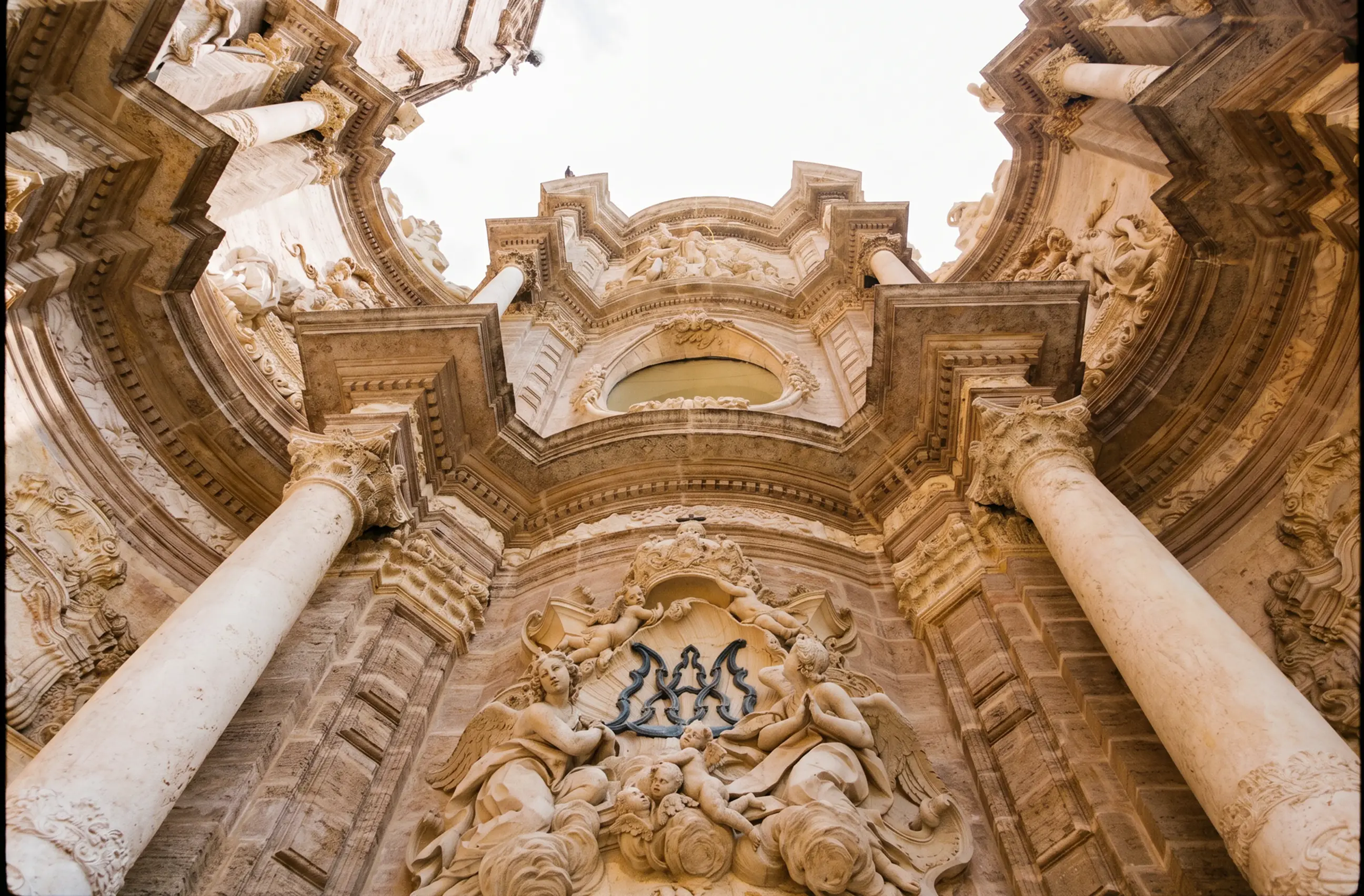 day-hero-main-facade-of-the-cathedral-valencia-spain.webp