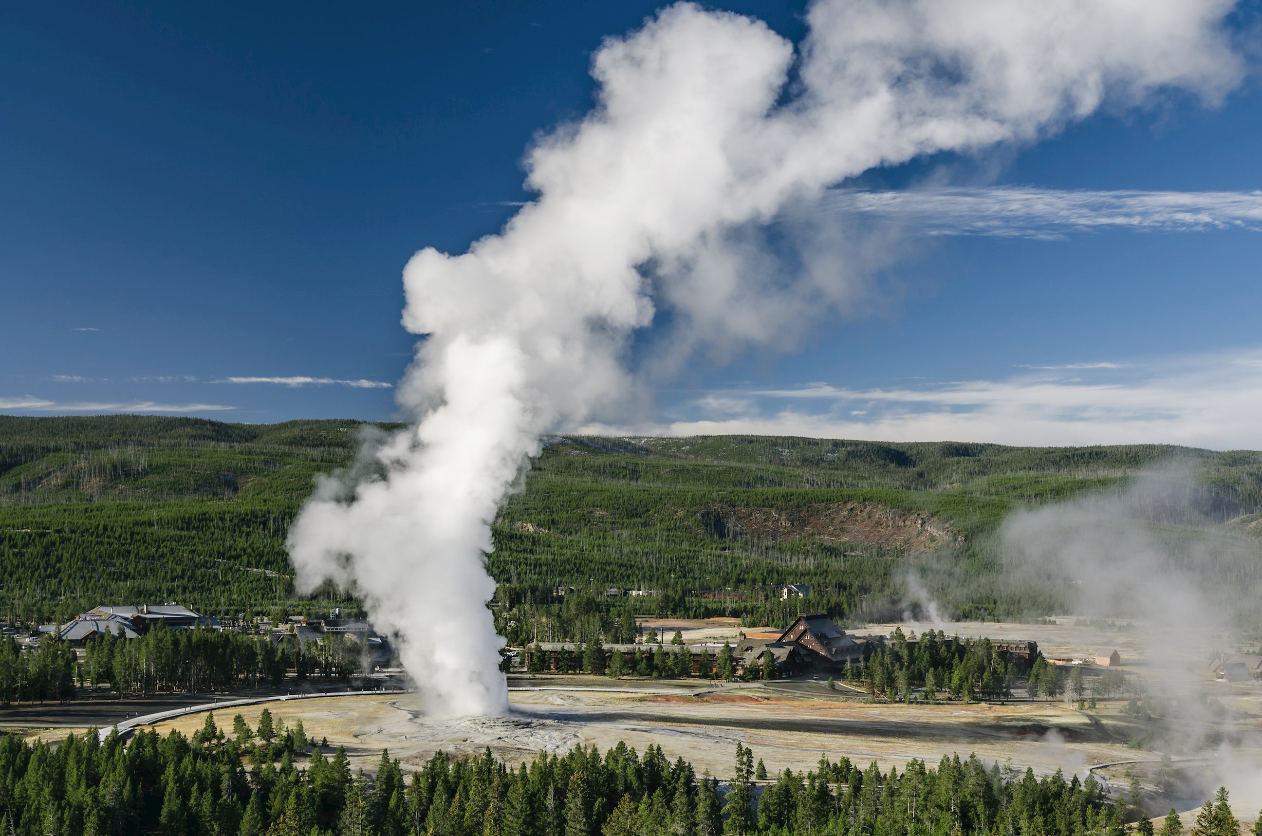 old-faithful-yellowstone-national-park-usa.jpg