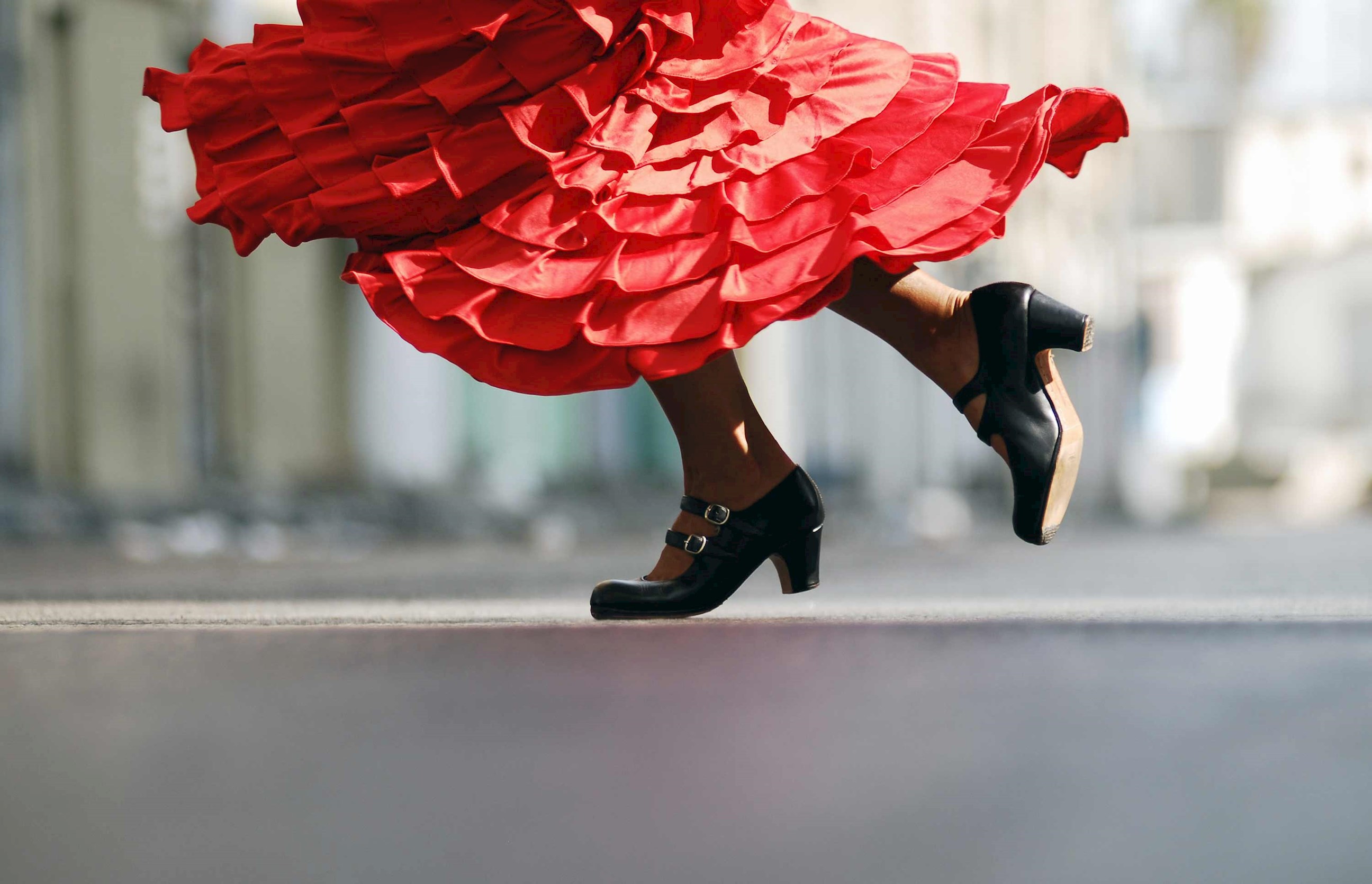 woman-flamenco-dance-barcelona-spain.jpg