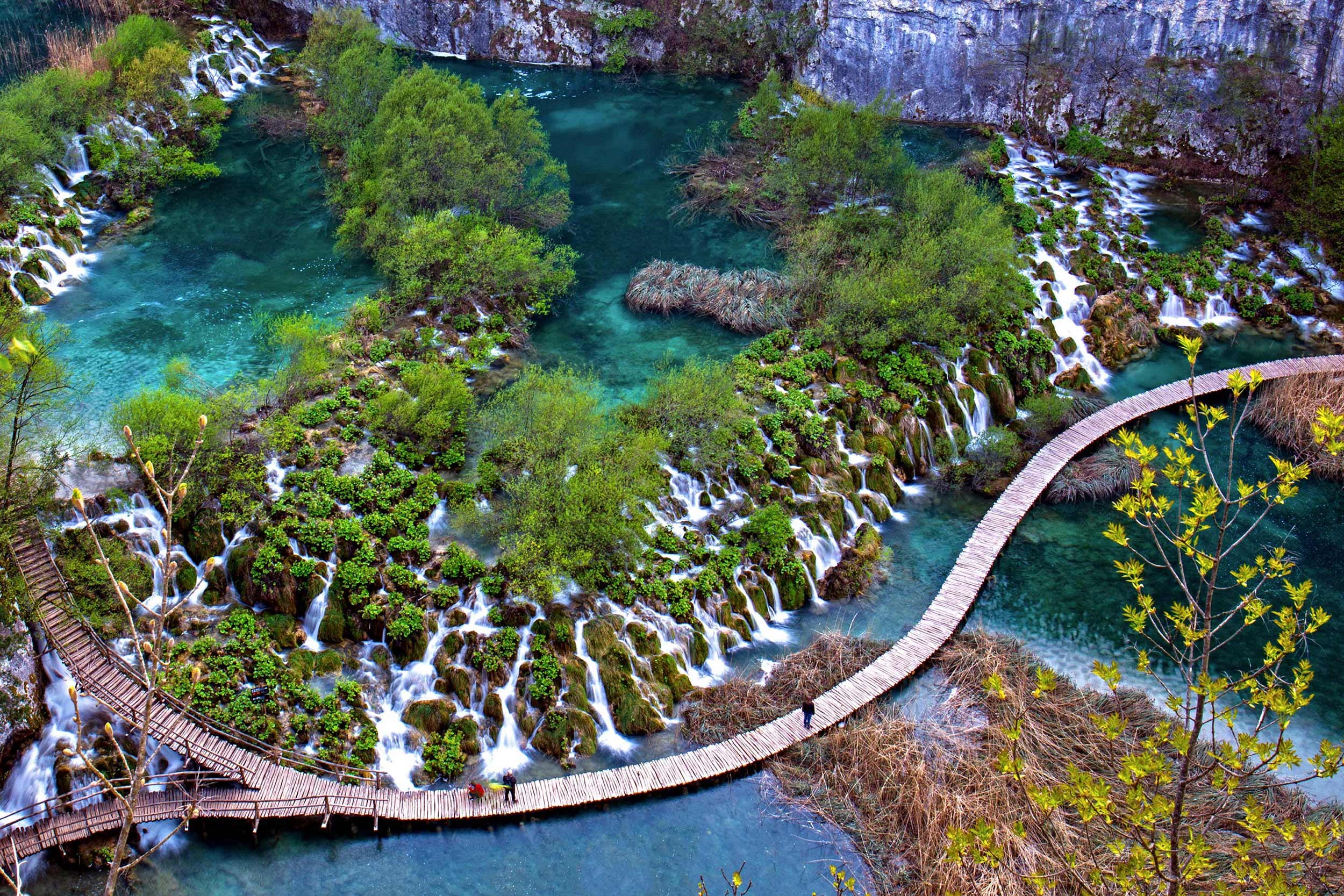 boardwalk-national-park-plitvice-lakes-croatia.jpg