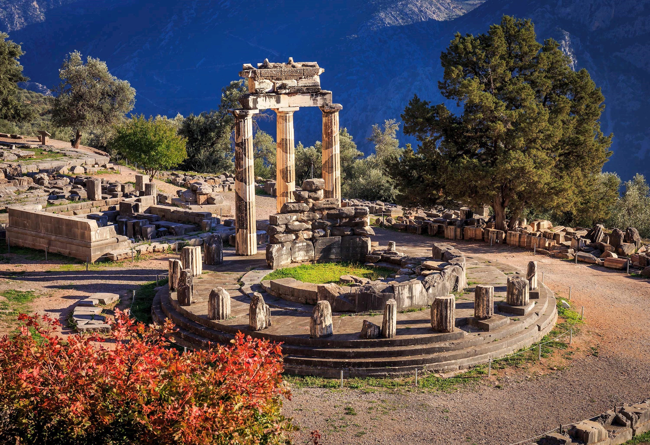 visit-delphi-greece.jpg