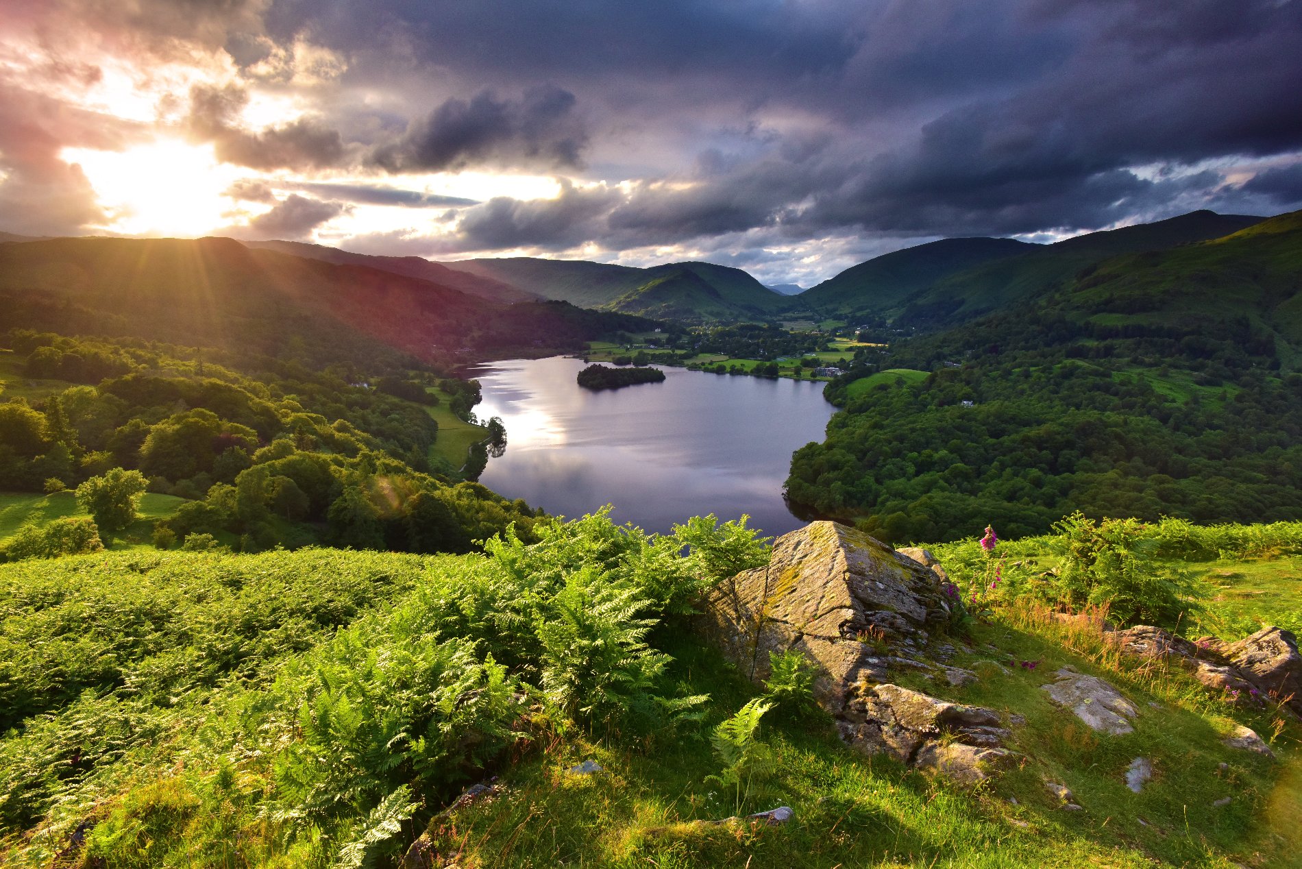 imgi_132_grasmere-in-the-lake-district-582691527.jpg