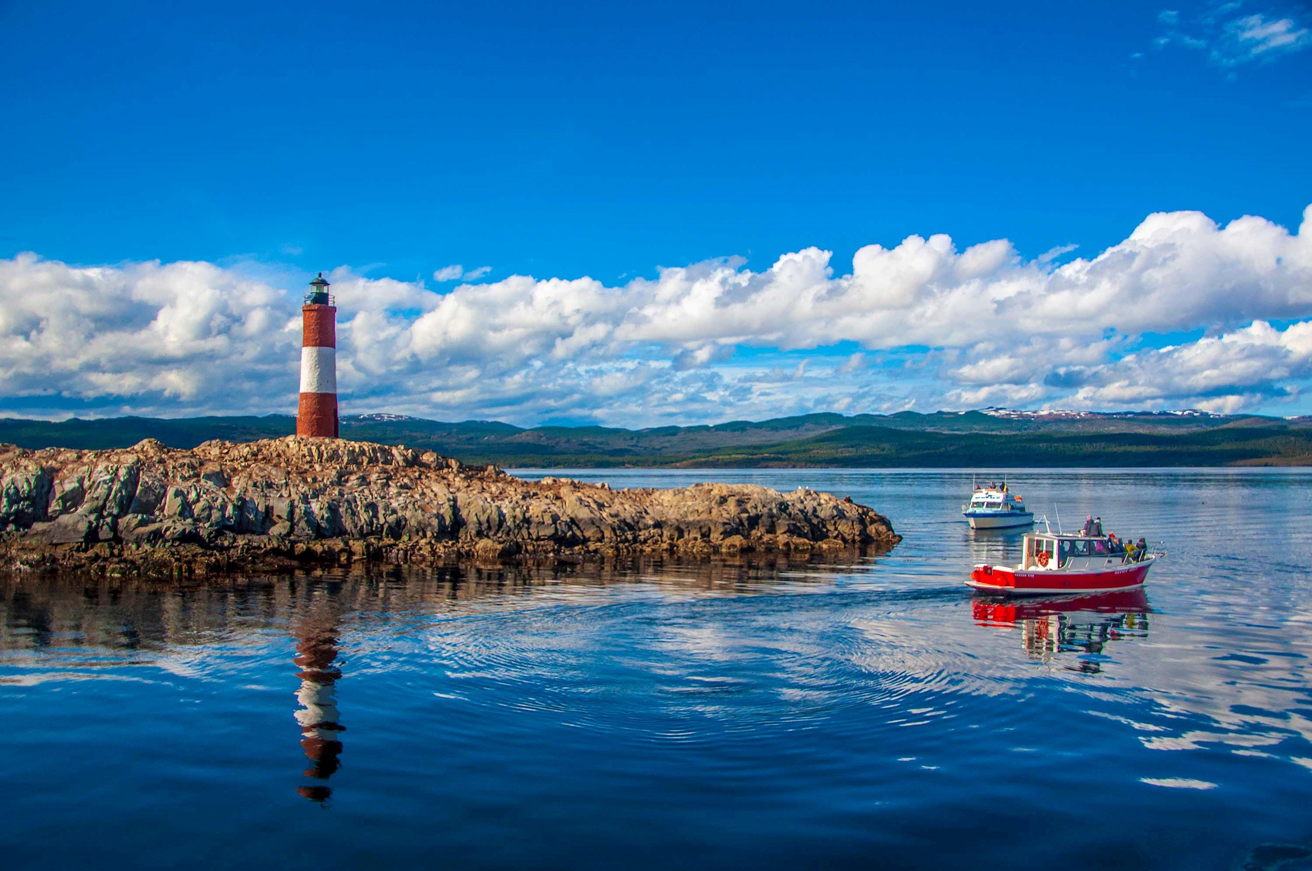 lighthouse-beagle-channel-ushuaia-argentina.jpg