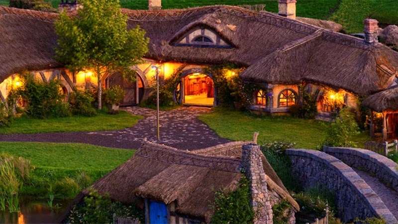 hobbiton-movie-set-tour-hobbiton-tours.jpg
