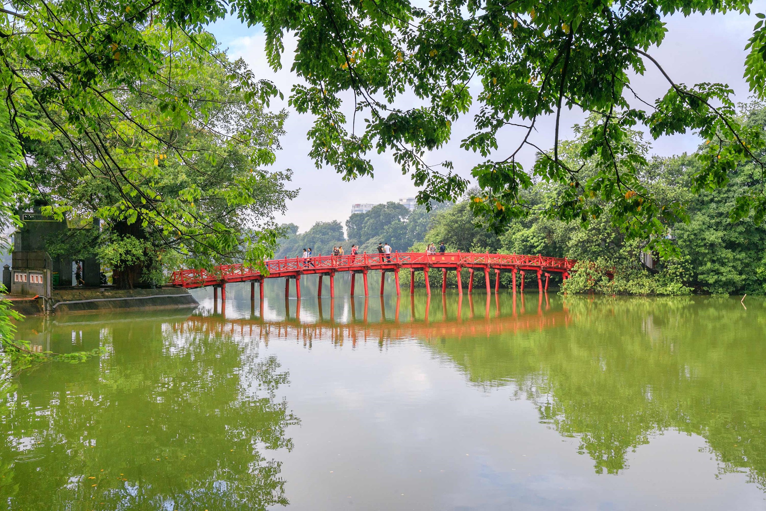 red-sunbeam-huc-bridge-hanoi-vietnam.jpg